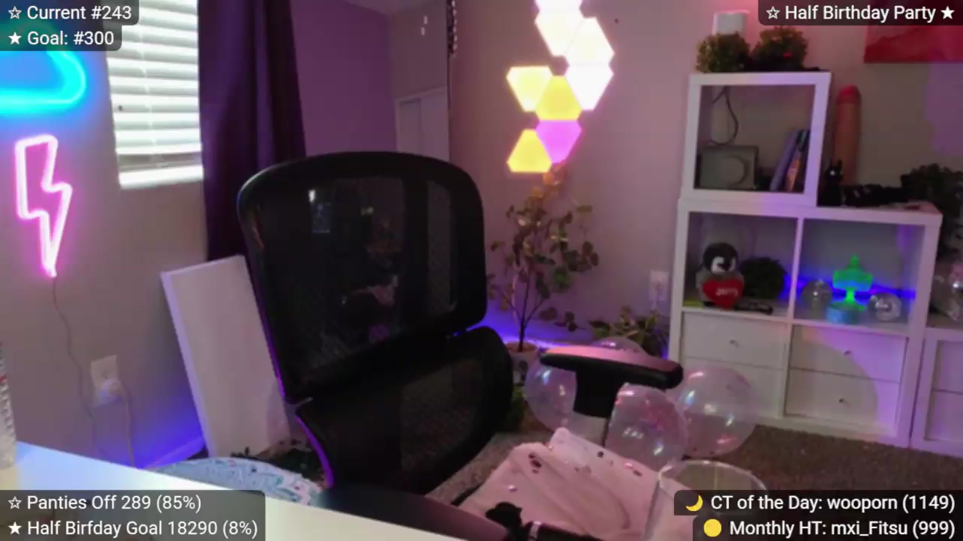 Gallery image thumbnail from elunaxc's myfreecams stream on, 08/03/2026, 03:03 image 8 of 20