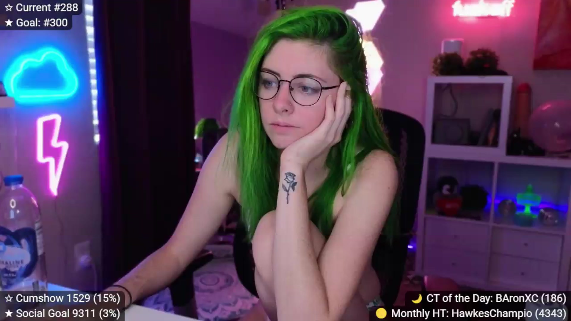 Gallery image thumbnail from elunaxc's myfreecams stream on, 08/10/2026, 01:31 image 8 of 20