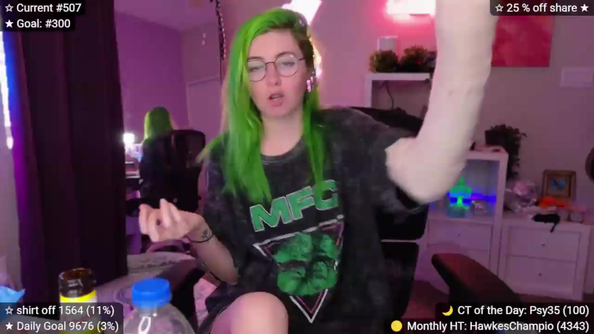 Gallery image thumbnail from elunaxc's myfreecams stream on, 08/17/2026, 01:57 image 10 of 20