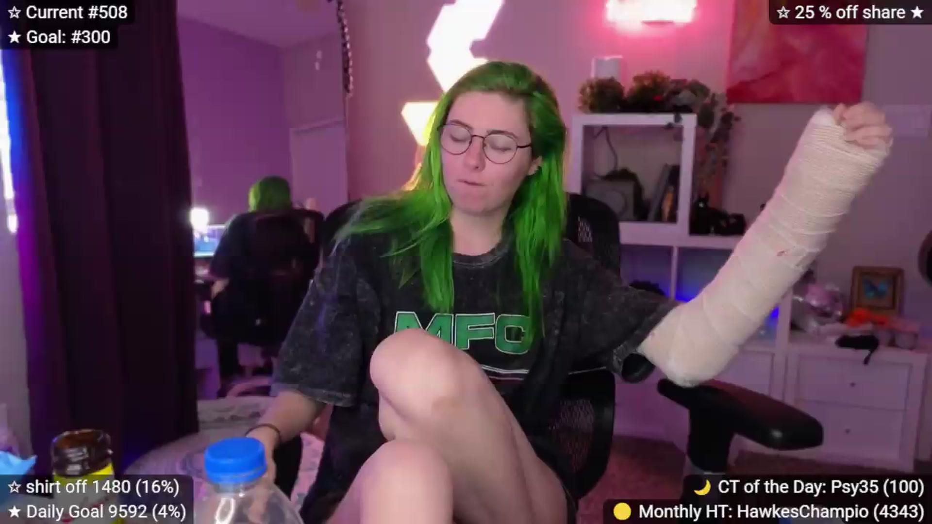 Gallery image thumbnail from elunaxc's myfreecams stream on, 08/17/2026, 01:57 image 11 of 20