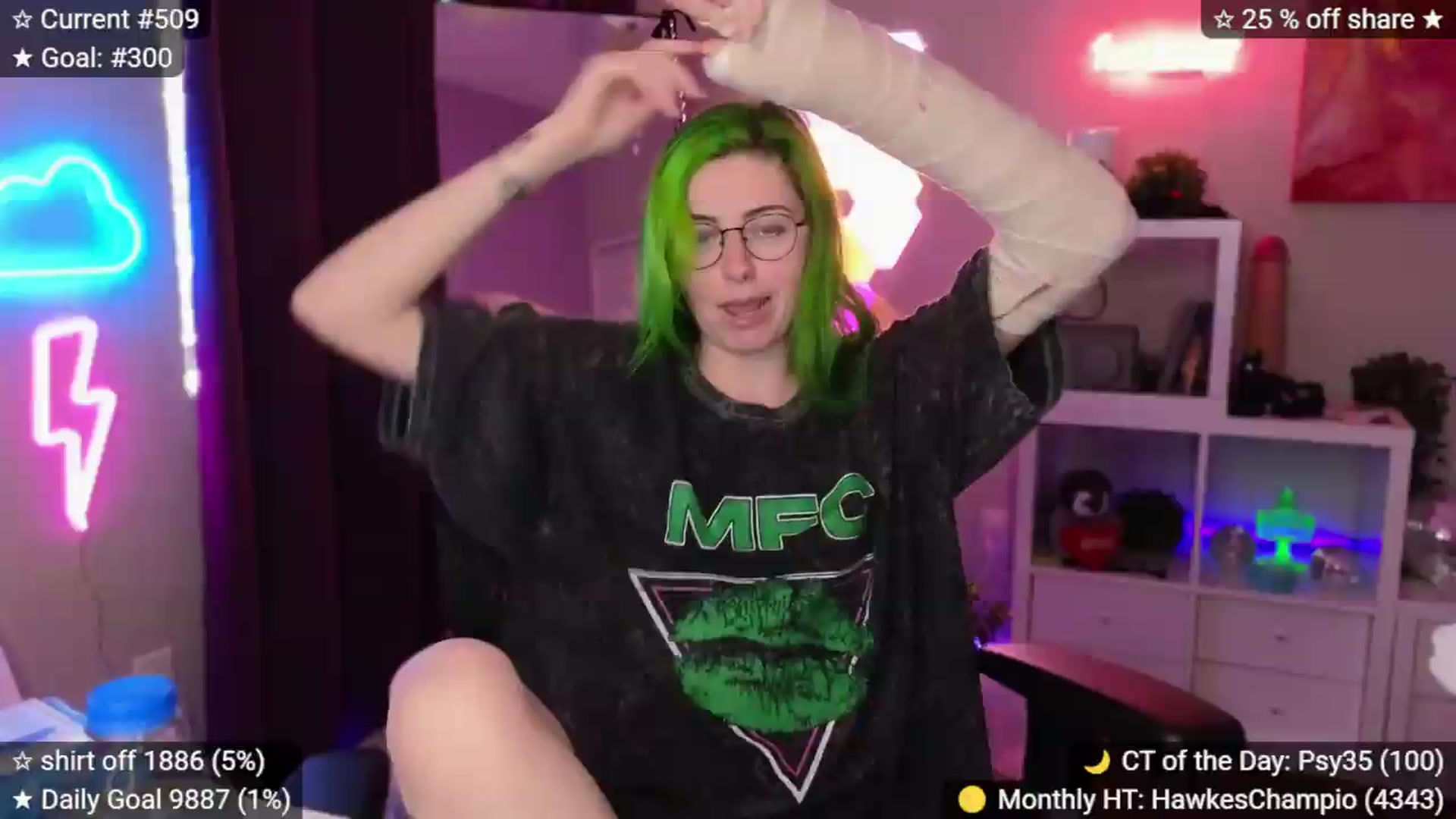 Gallery image thumbnail from elunaxc's myfreecams stream on, 08/17/2026, 01:57 image 4 of 20