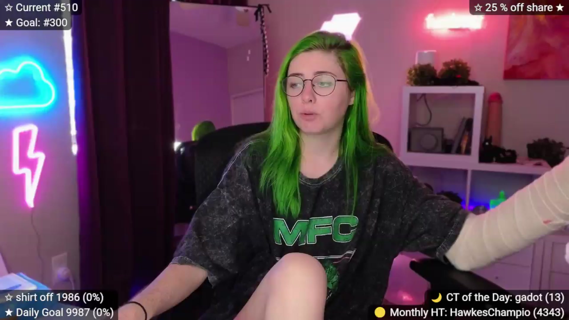 Gallery image thumbnail from elunaxc's myfreecams stream on, 08/17/2026, 01:57 image 3 of 20