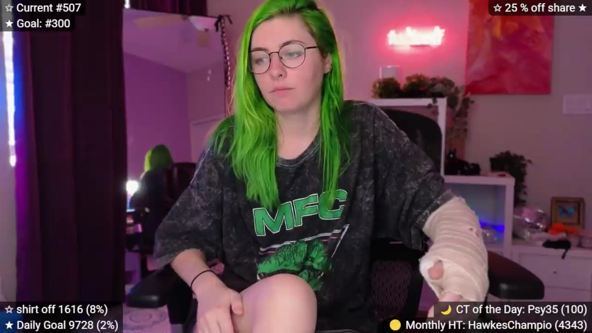 Gallery image thumbnail from elunaxc's myfreecams stream on, 08/17/2026, 01:57 image 8 of 20