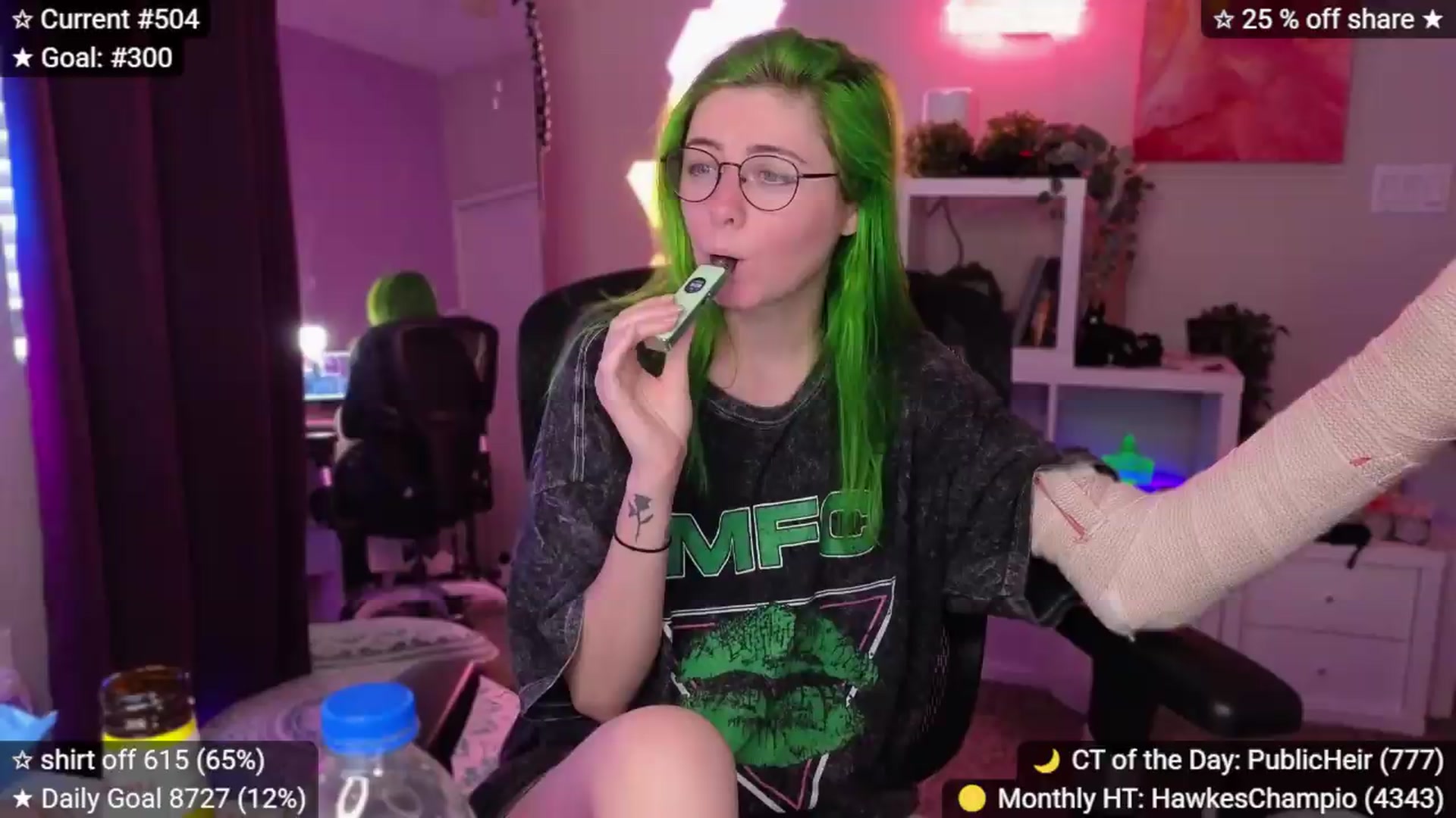 Gallery image thumbnail from elunaxc's myfreecams stream on, 08/17/2026, 01:57 image 14 of 20