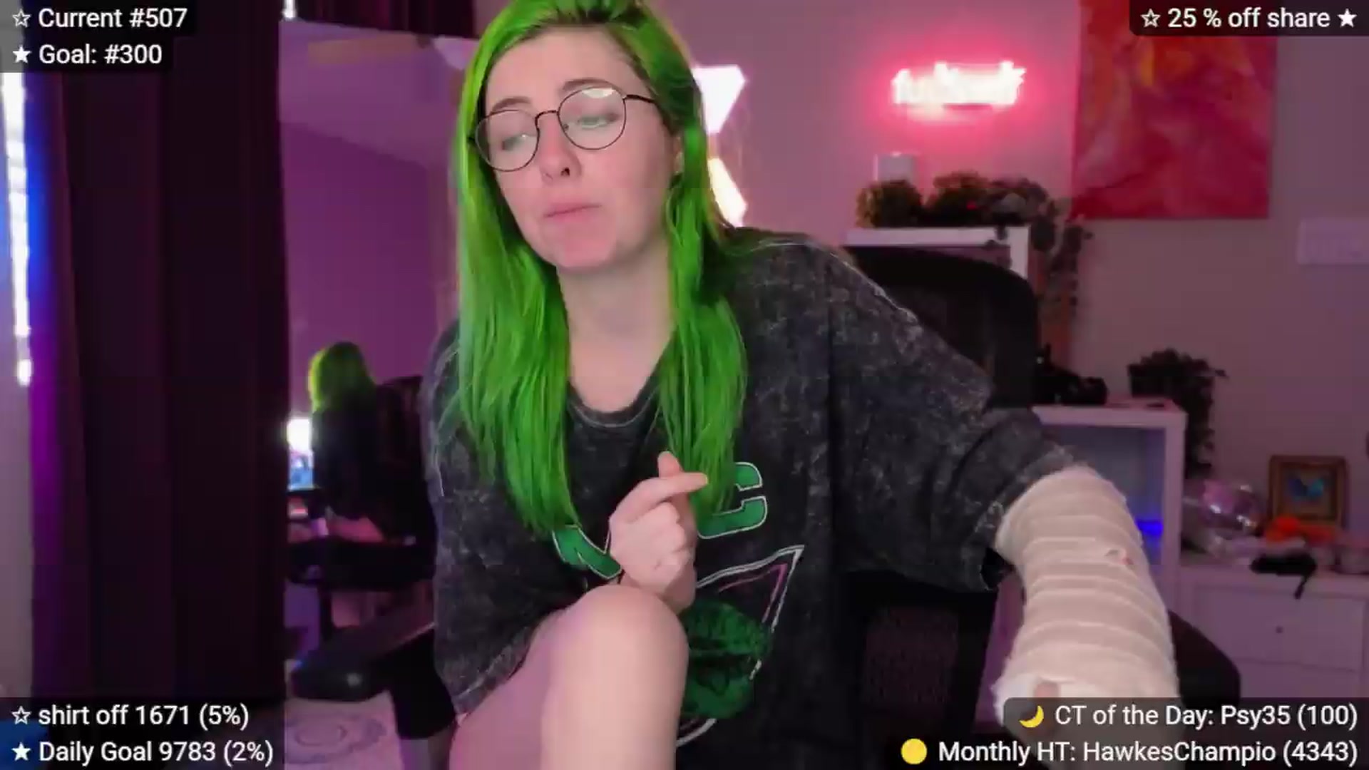 Gallery image thumbnail from elunaxc's myfreecams stream on, 08/17/2026, 01:57 image 7 of 20