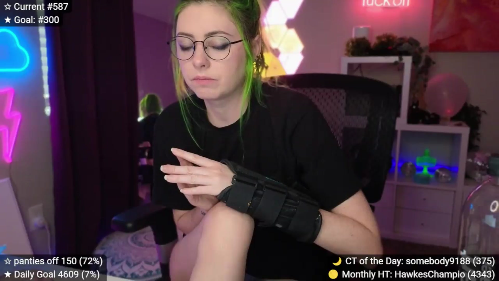 Gallery image thumbnail from elunaxc's myfreecams stream on, 08/24/2026, 01:08 image 7 of 20