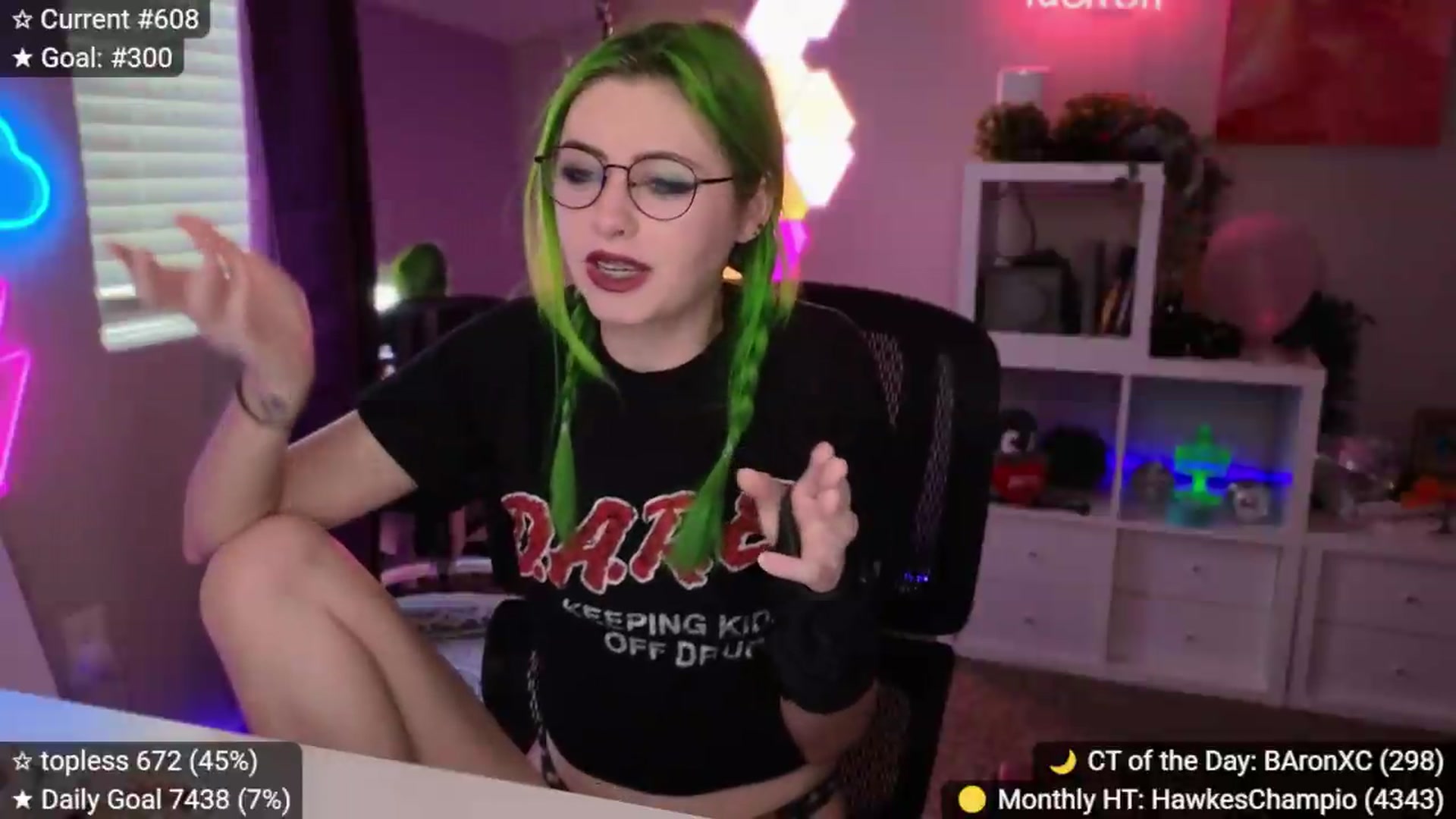 Gallery image thumbnail from elunaxc's myfreecams stream on, 08/28/2026, 23:42 image 13 of 20