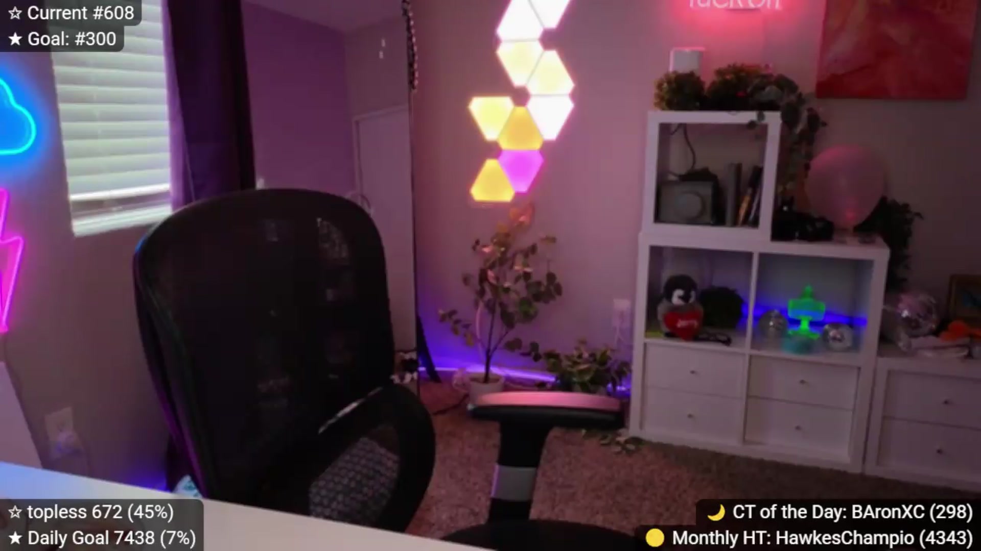 Gallery image thumbnail from elunaxc's myfreecams stream on, 08/28/2026, 23:42 image 15 of 20