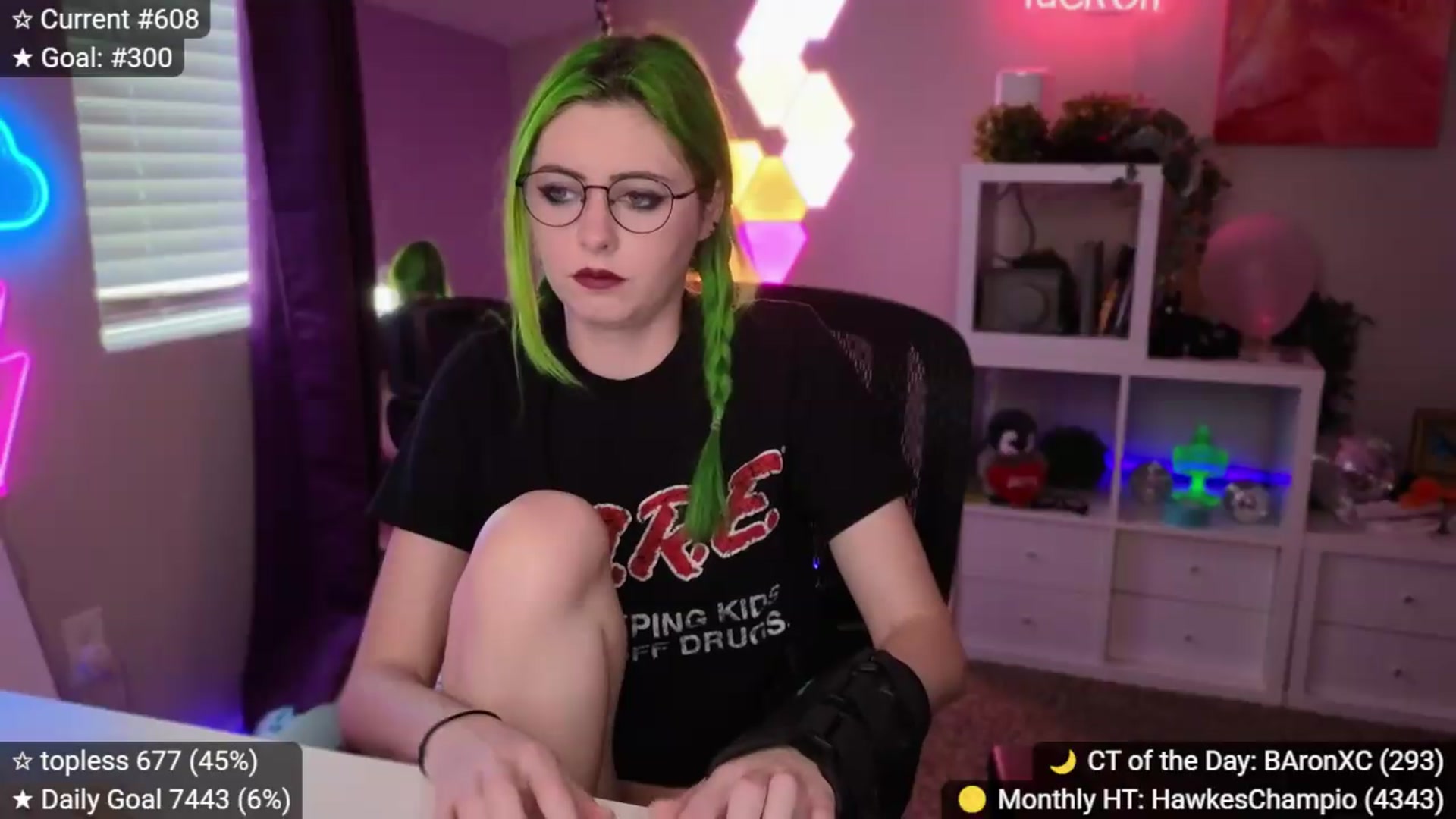 Gallery image thumbnail from elunaxc's myfreecams stream on, 08/28/2026, 23:42 image 8 of 20