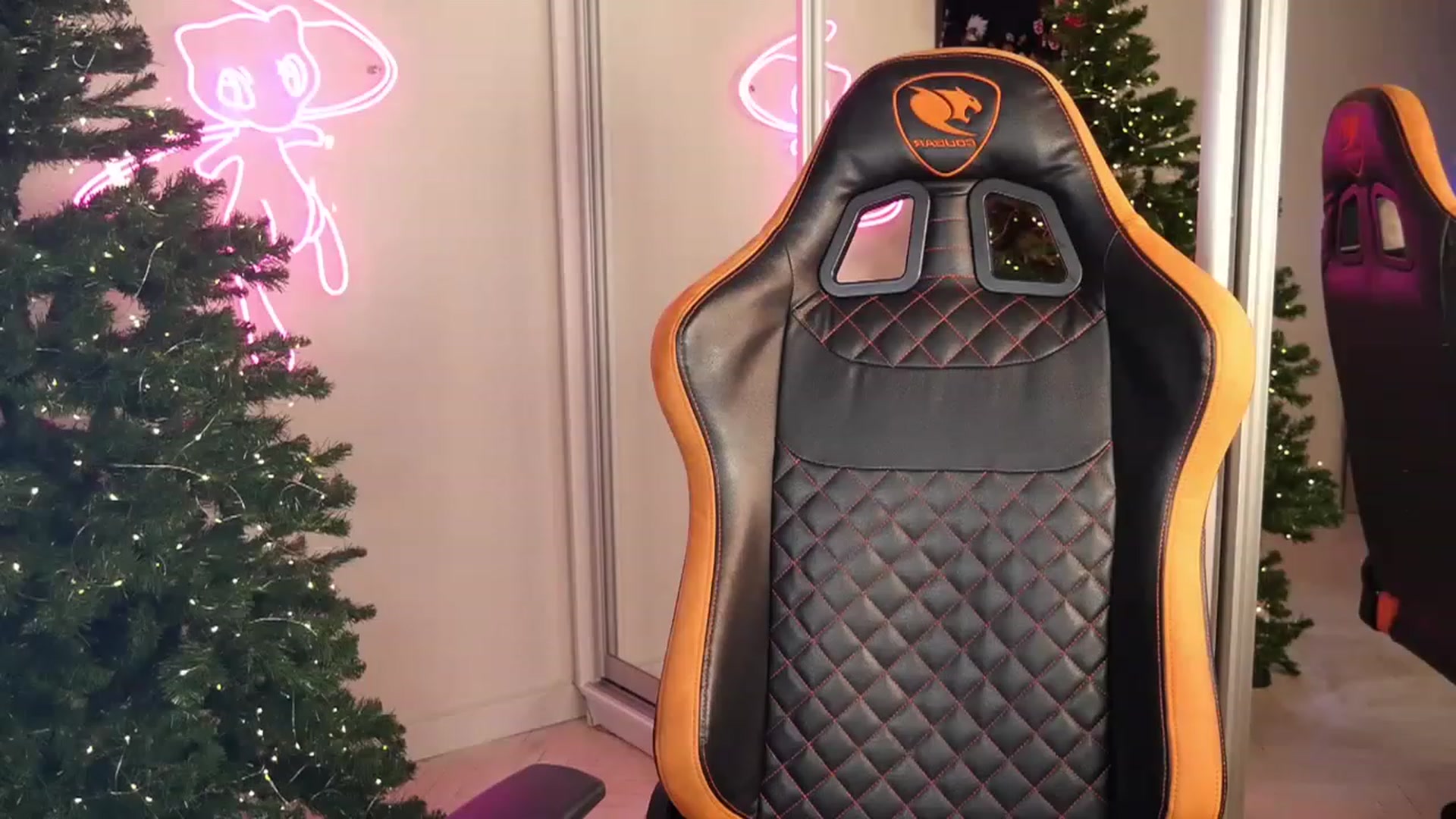 Gallery image thumbnail from em_hill's myfreecams stream on, 12/25/2022, 20:42 image 2 of 20