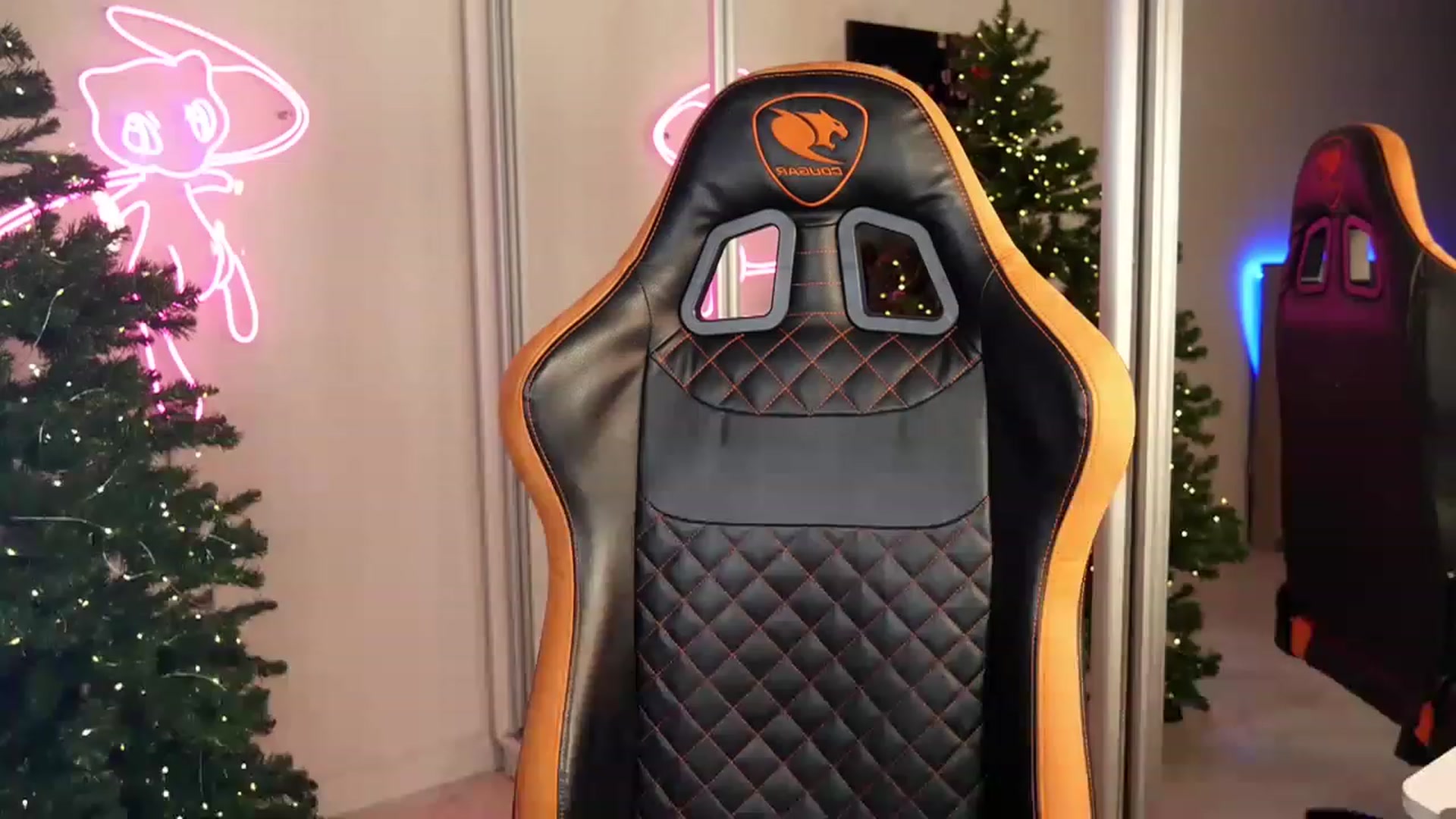 Gallery image thumbnail from em_hill's myfreecams stream on, 12/28/2022, 23:35 image 12 of 20