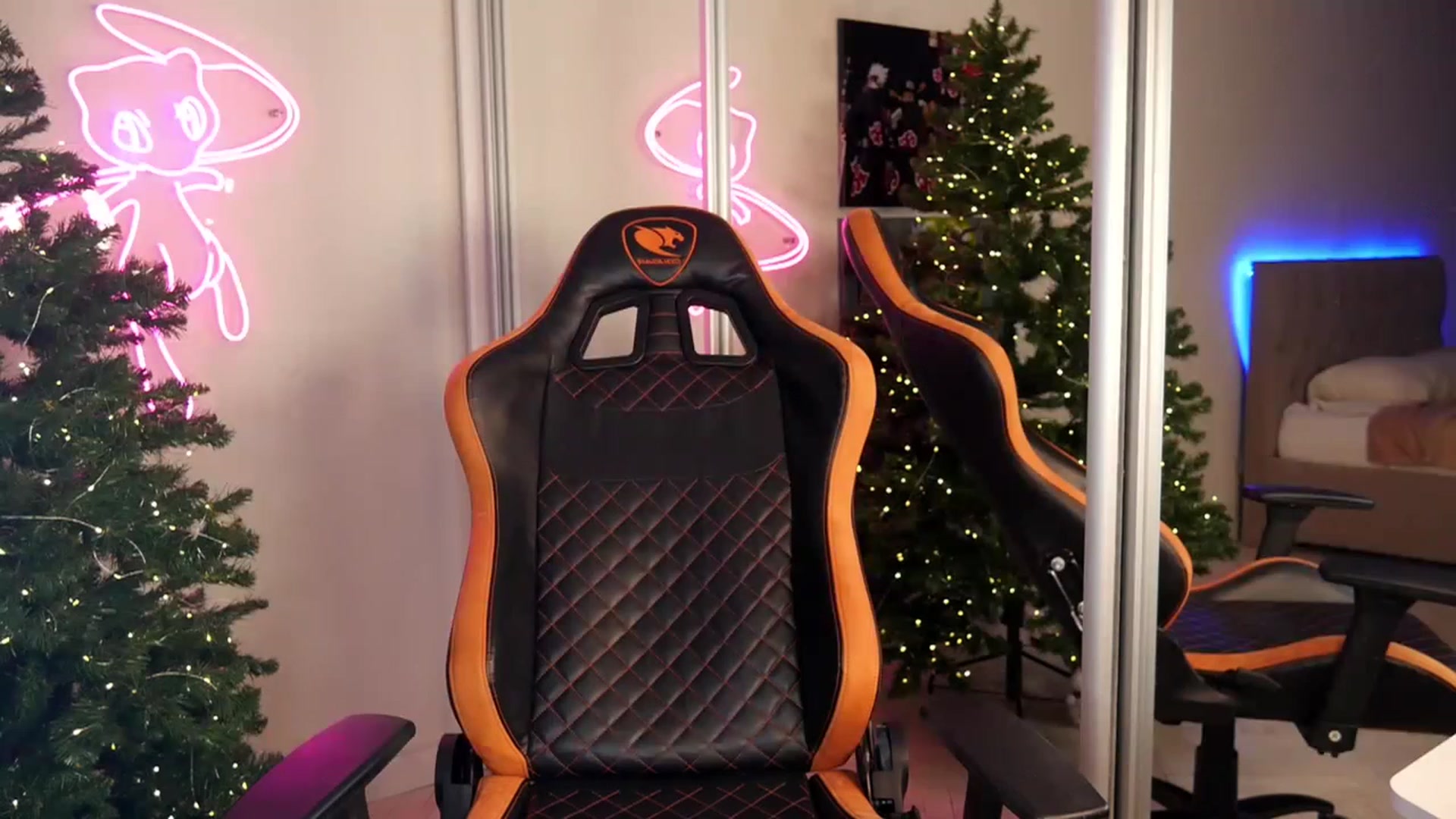 Gallery image thumbnail from em_hill's myfreecams stream on, 12/28/2022, 23:35 image 5 of 20
