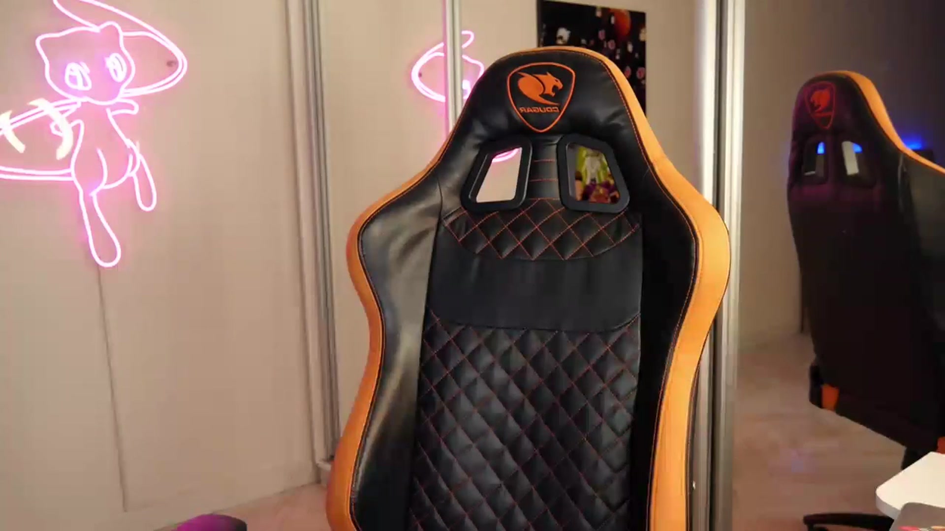Gallery image thumbnail from em_hill's myfreecams stream on, 01/23/2023, 02:05 image 10 of 20