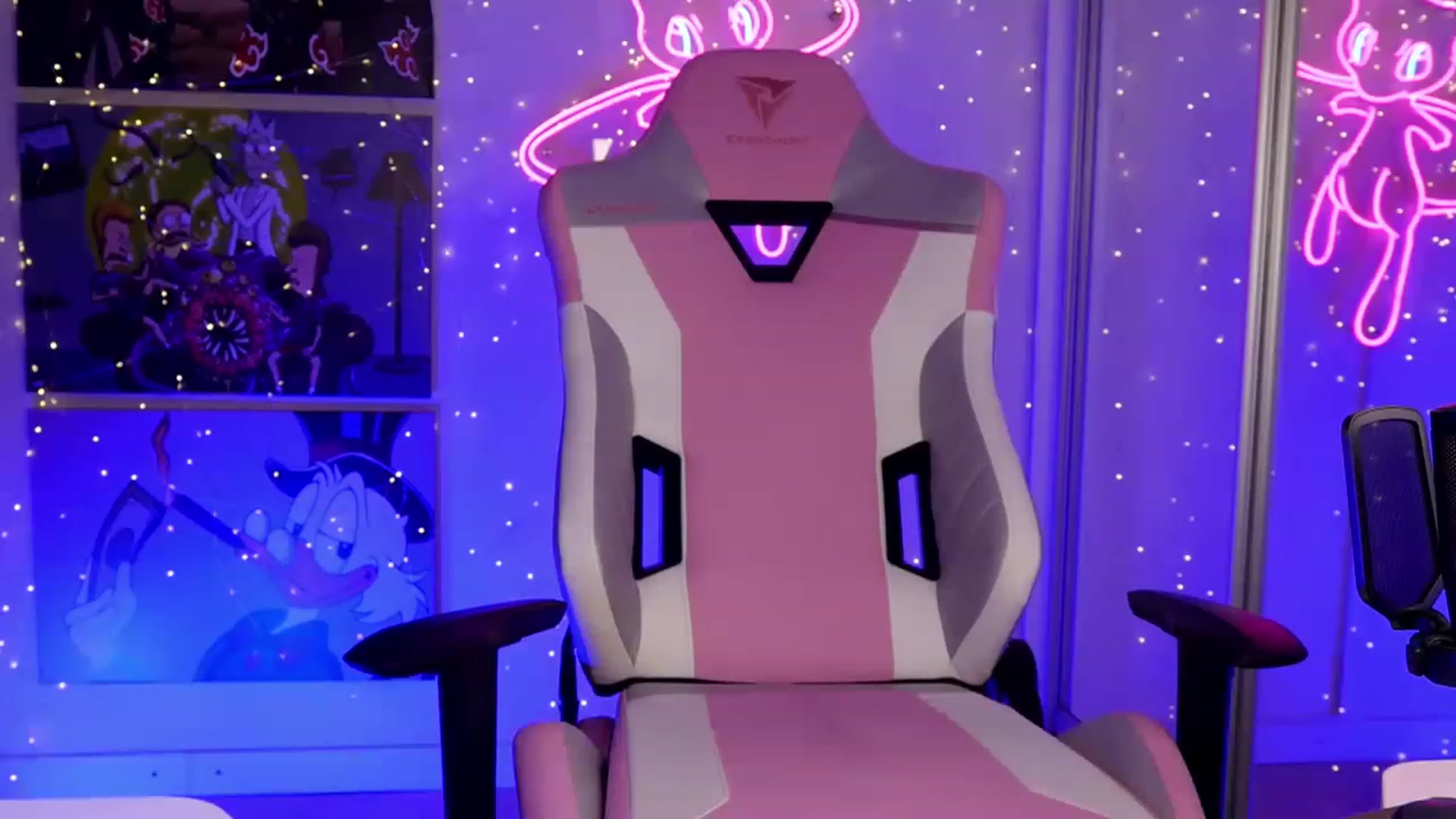 Gallery image thumbnail from em_hill's myfreecams stream on, 06/06/2023, 19:17 image 4 of 20