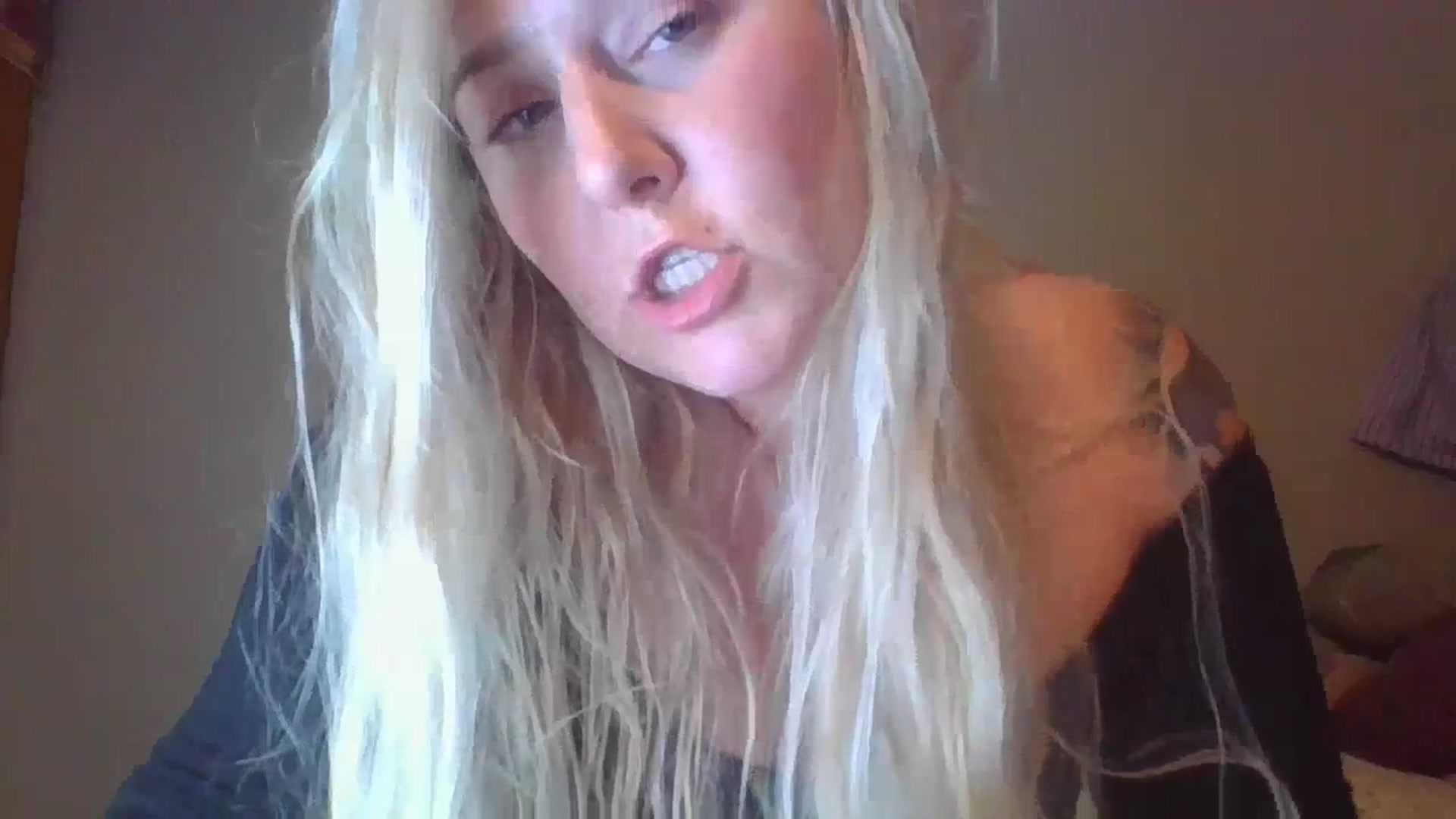 Gallery image thumbnail from embermae's myfreecams stream on, 10/30/2023, 02:13 image 2 of 20