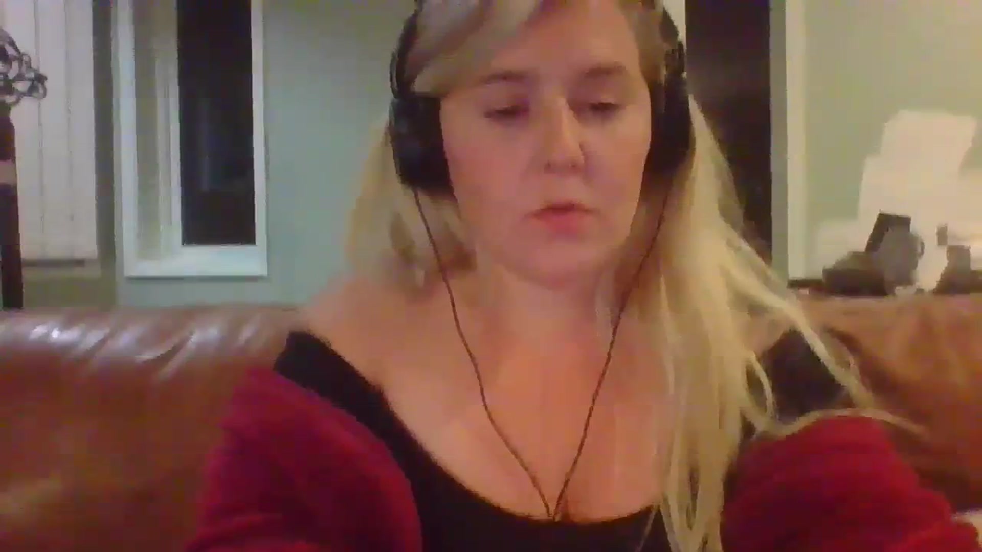 Gallery image thumbnail from embermae's myfreecams stream on, 10/30/2023, 03:23 image 16 of 20