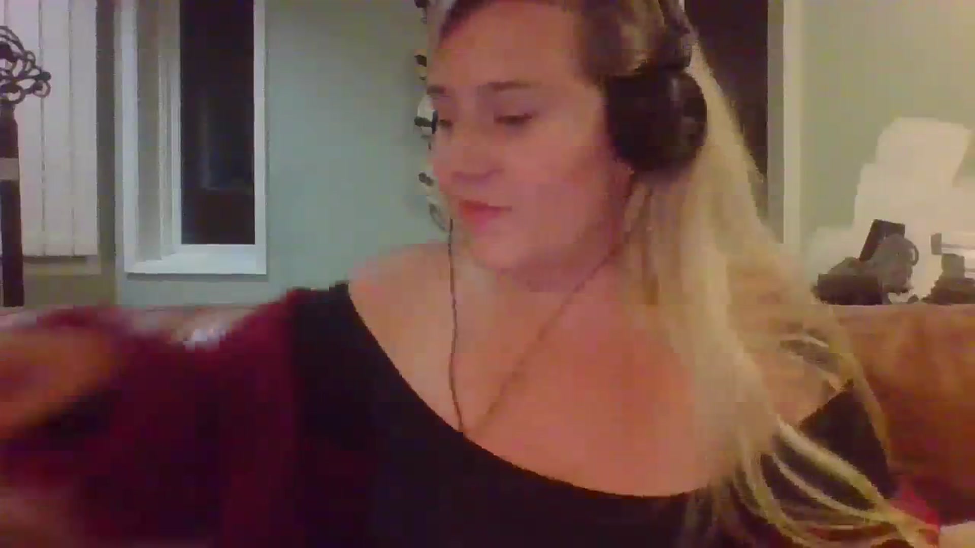 Gallery image thumbnail from embermae's myfreecams stream on, 10/30/2023, 03:23 image 10 of 20