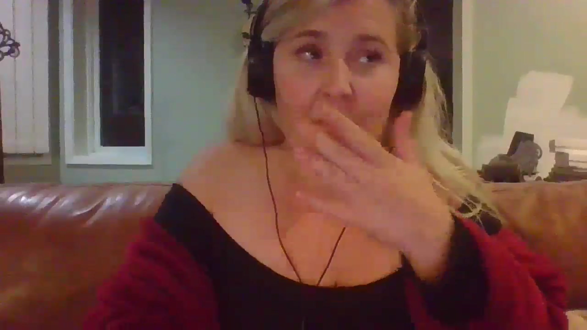 Gallery image thumbnail from embermae's myfreecams stream on, 10/30/2023, 03:23 image 8 of 20