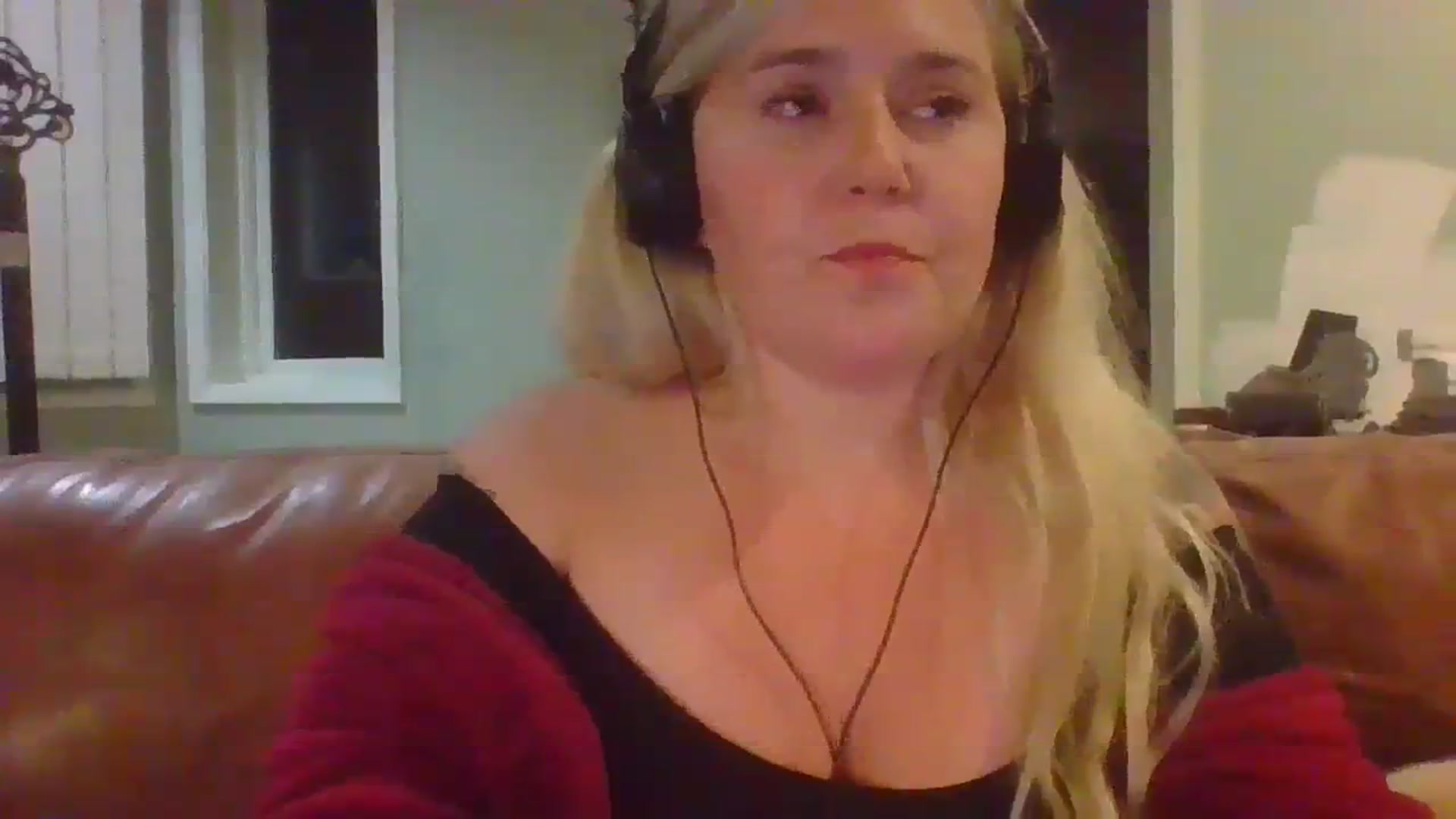 Gallery image thumbnail from embermae's myfreecams stream on, 10/30/2023, 03:23 image 13 of 20