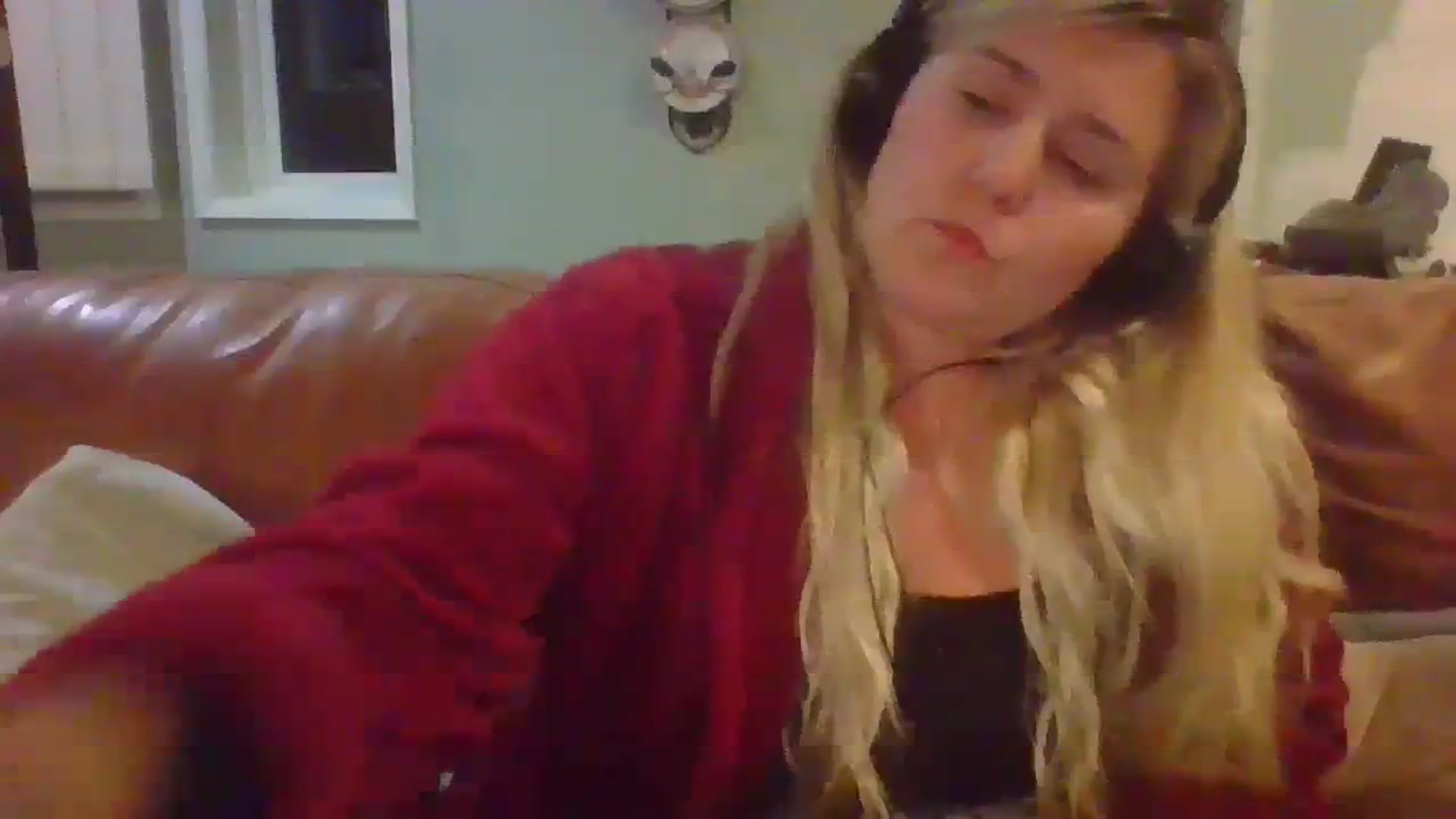 Gallery image thumbnail from embermae's myfreecams stream on, 10/30/2023, 04:13 image 16 of 20