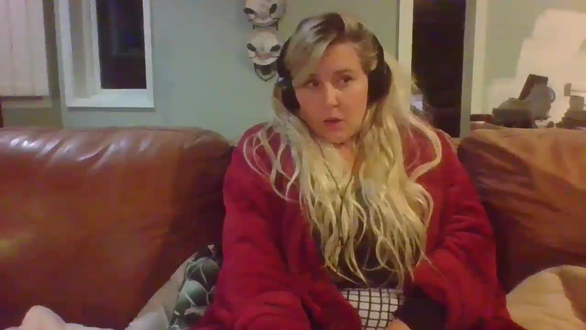 Gallery image thumbnail from embermae's myfreecams stream on, 10/30/2023, 04:13 image 5 of 20