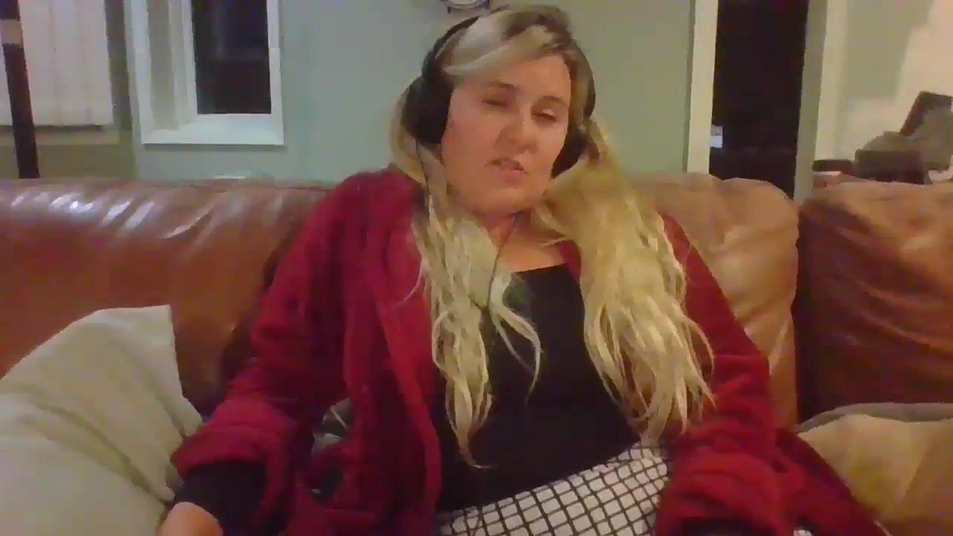 Gallery image thumbnail from embermae's myfreecams stream on, 10/30/2023, 04:13 image 13 of 20