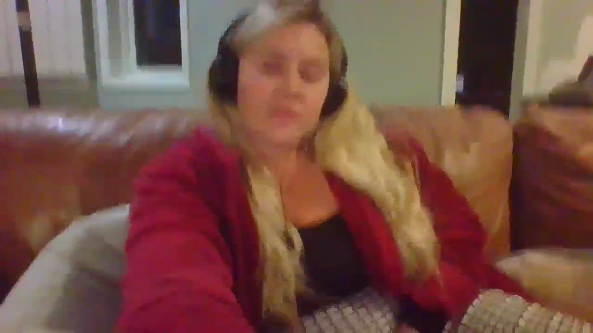 Gallery image thumbnail from embermae's myfreecams stream on, 10/30/2023, 04:13 image 8 of 20