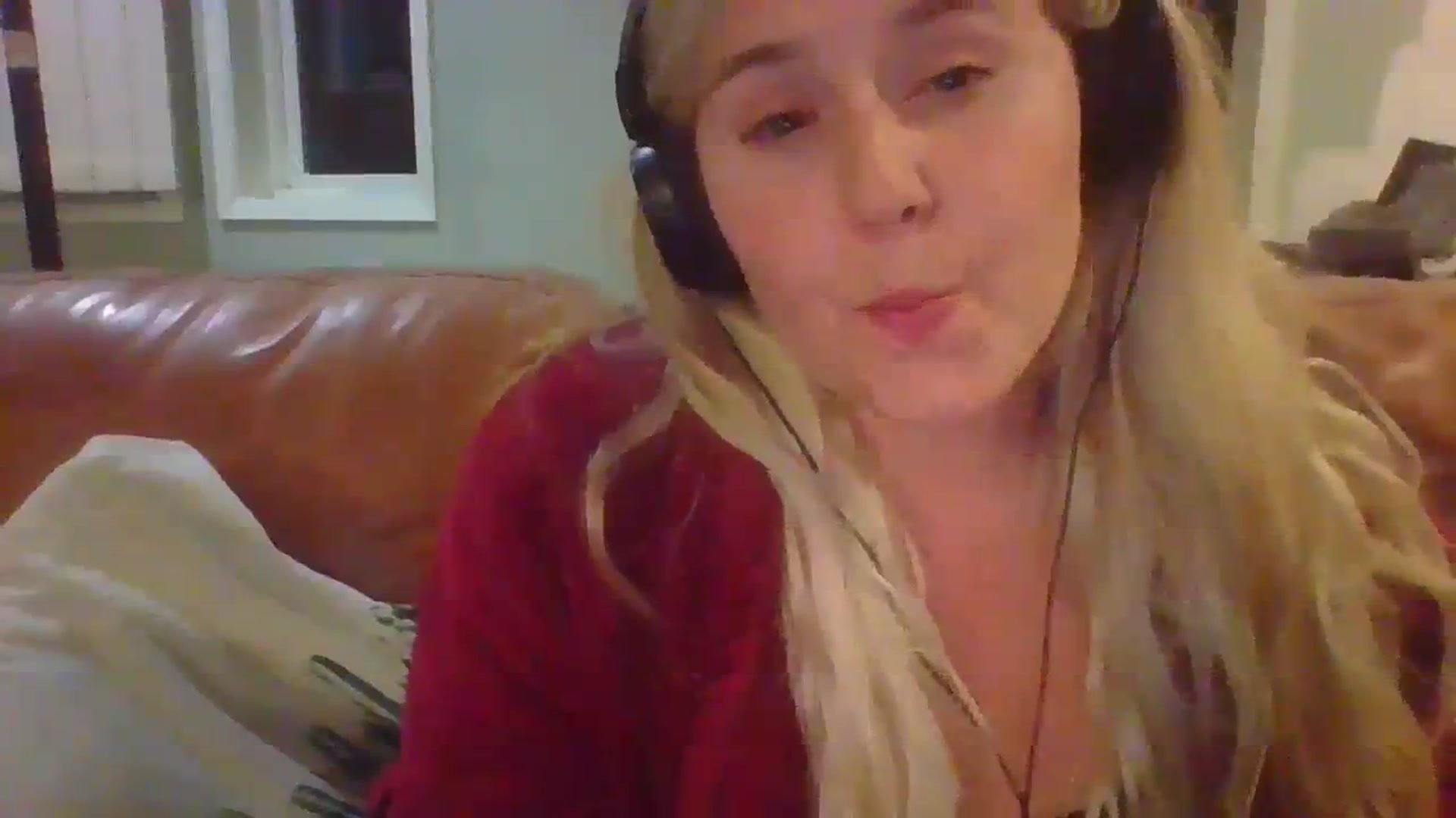 Gallery image thumbnail from embermae's myfreecams stream on, 10/30/2023, 04:13 image 15 of 20