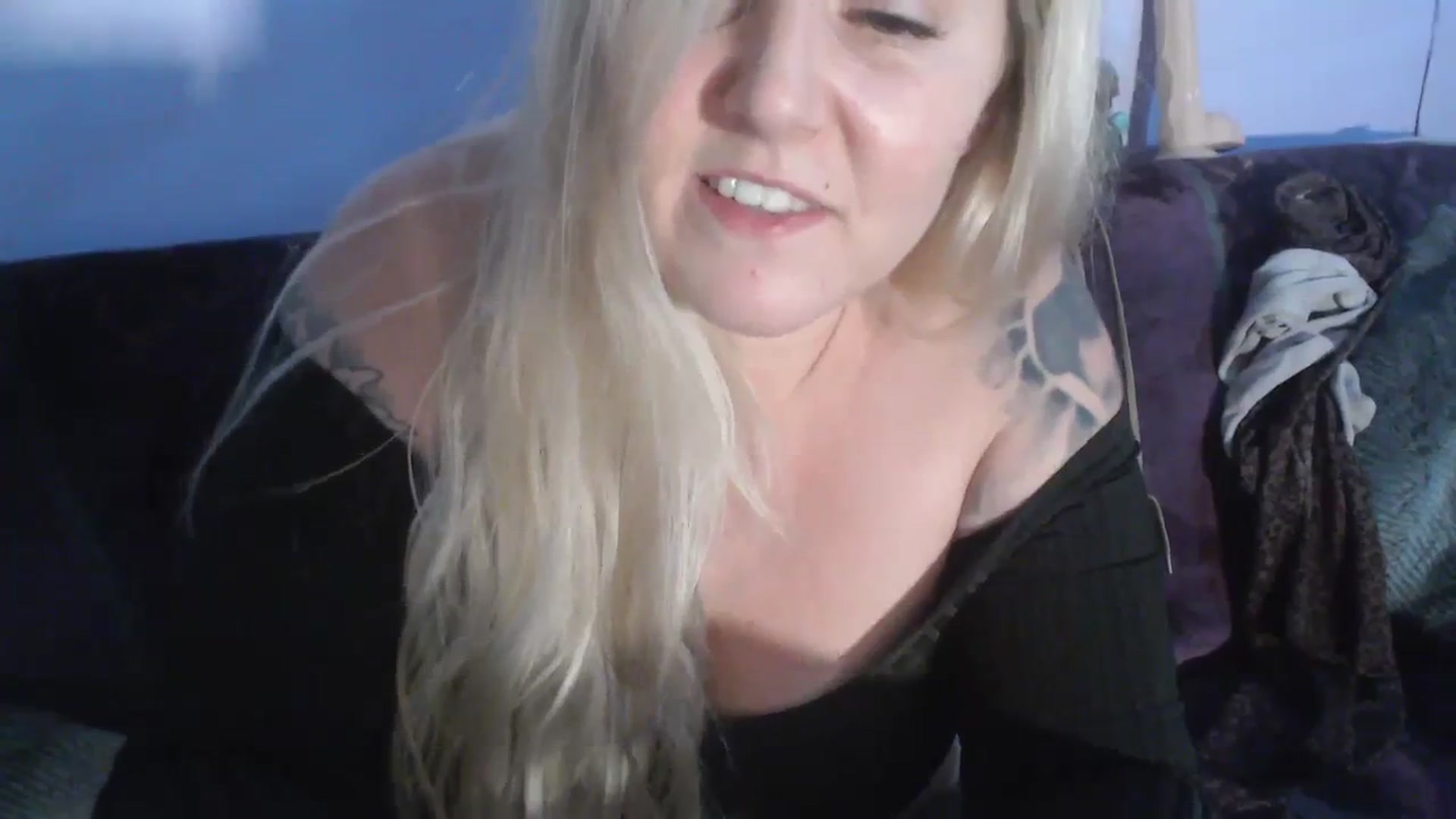 Gallery image thumbnail from embermae's myfreecams stream on, 12/23/2023, 13:38 image 14 of 20
