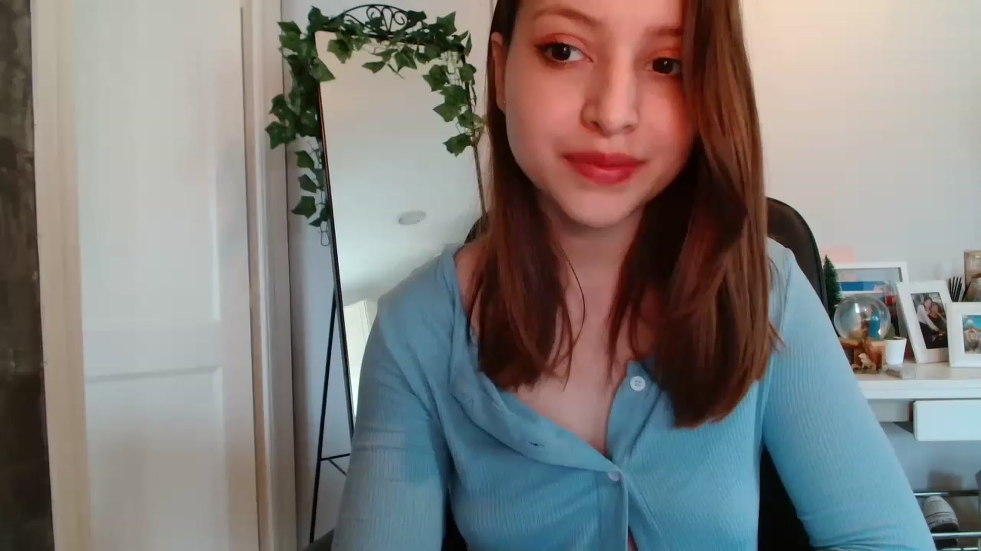 Gallery image thumbnail from emma0911's myfreecams stream on, 01/02/2023, 10:09 image 1 of 20