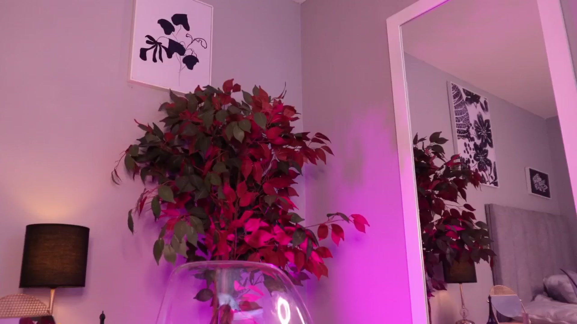 Gallery image thumbnail from emma_colucci's myfreecams stream on, 10/15/2024, 01:24 image 18 of 20