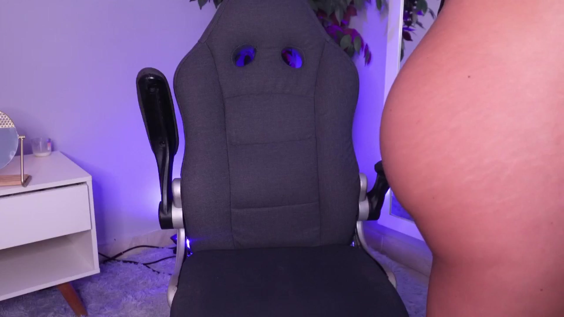 Gallery image thumbnail from emma_colucci's myfreecams stream on, 01/12/2025, 23:46 image 18 of 20