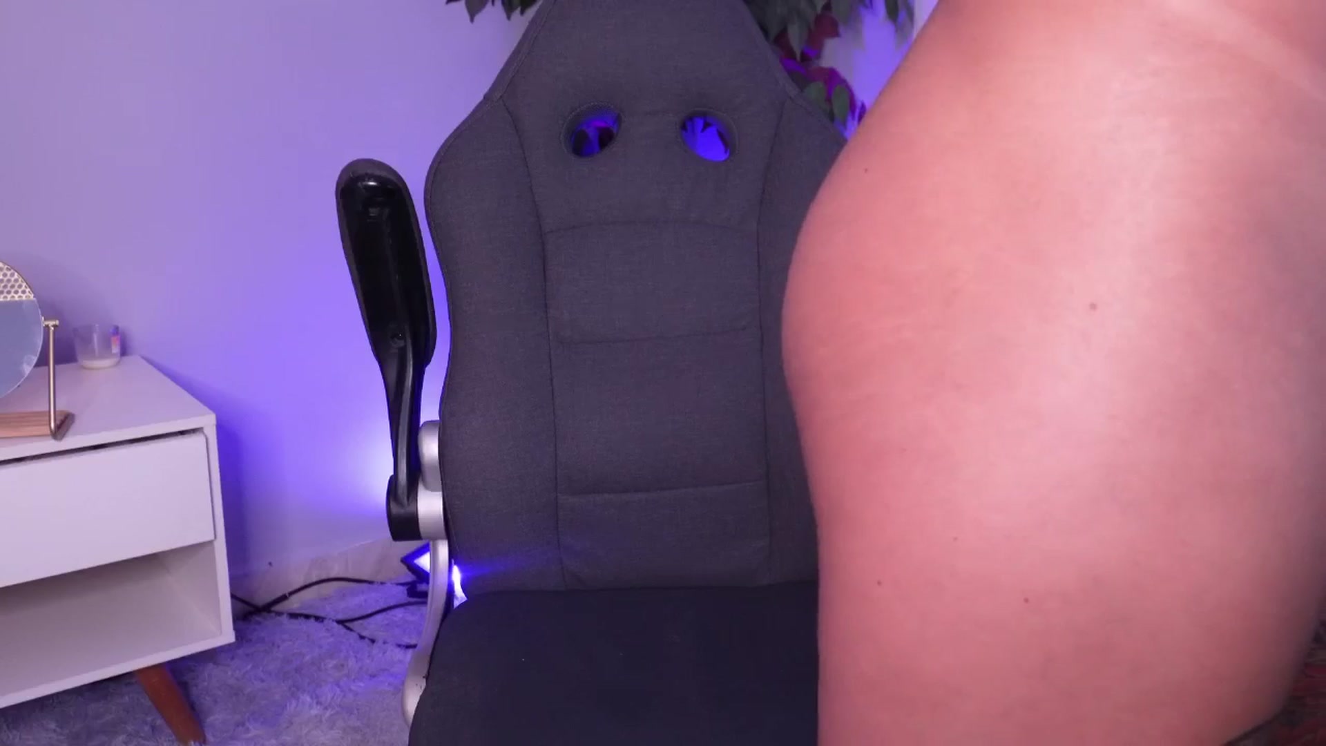 Gallery image thumbnail from emma_colucci's myfreecams stream on, 01/12/2025, 23:46 image 16 of 20