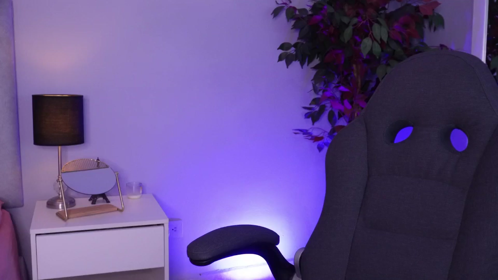Gallery image thumbnail from emma_colucci's myfreecams stream on, 01/15/2025, 22:18 image 2 of 20