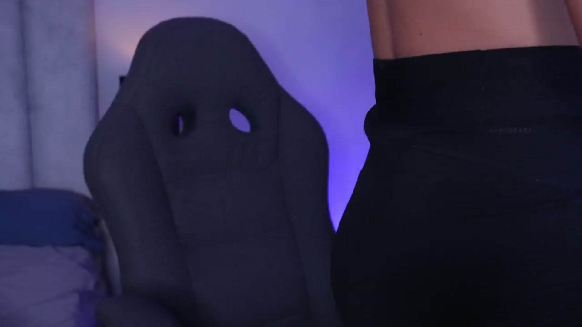 Gallery image thumbnail from emma_colucci's myfreecams stream on, 01/20/2025, 22:16 image 7 of 20