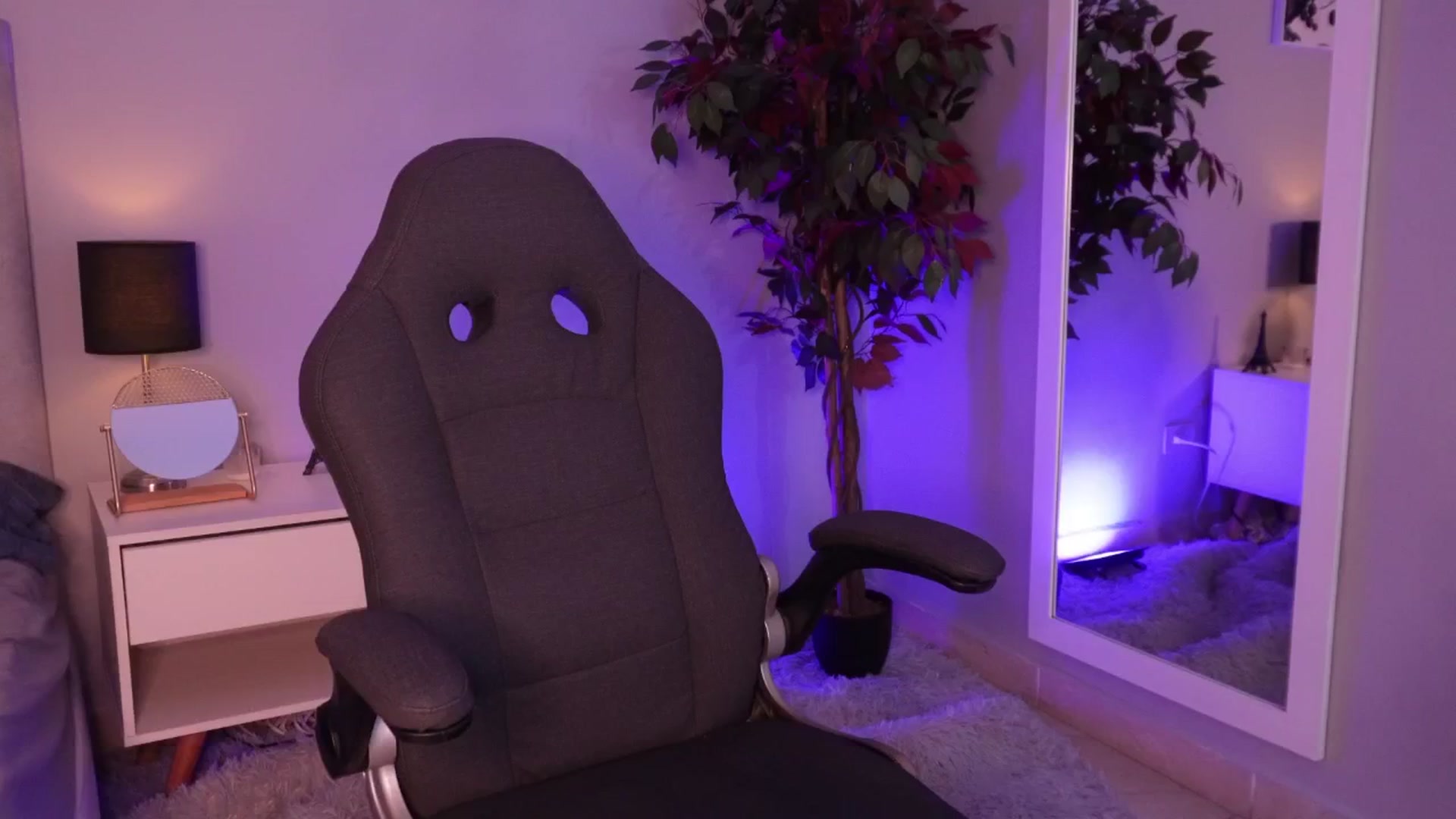 Gallery image thumbnail from emma_colucci's myfreecams stream on, 01/20/2025, 23:54 image 13 of 20