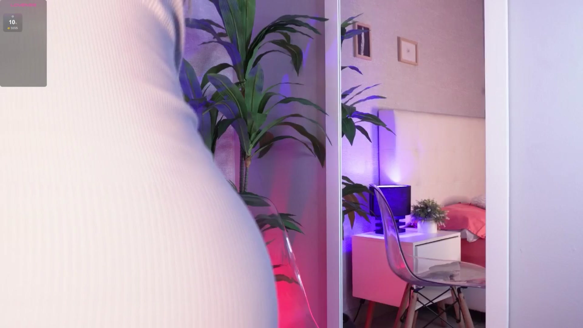 Gallery image thumbnail from emma_colucci's myfreecams stream on, 02/18/2025, 19:16 image 12 of 20