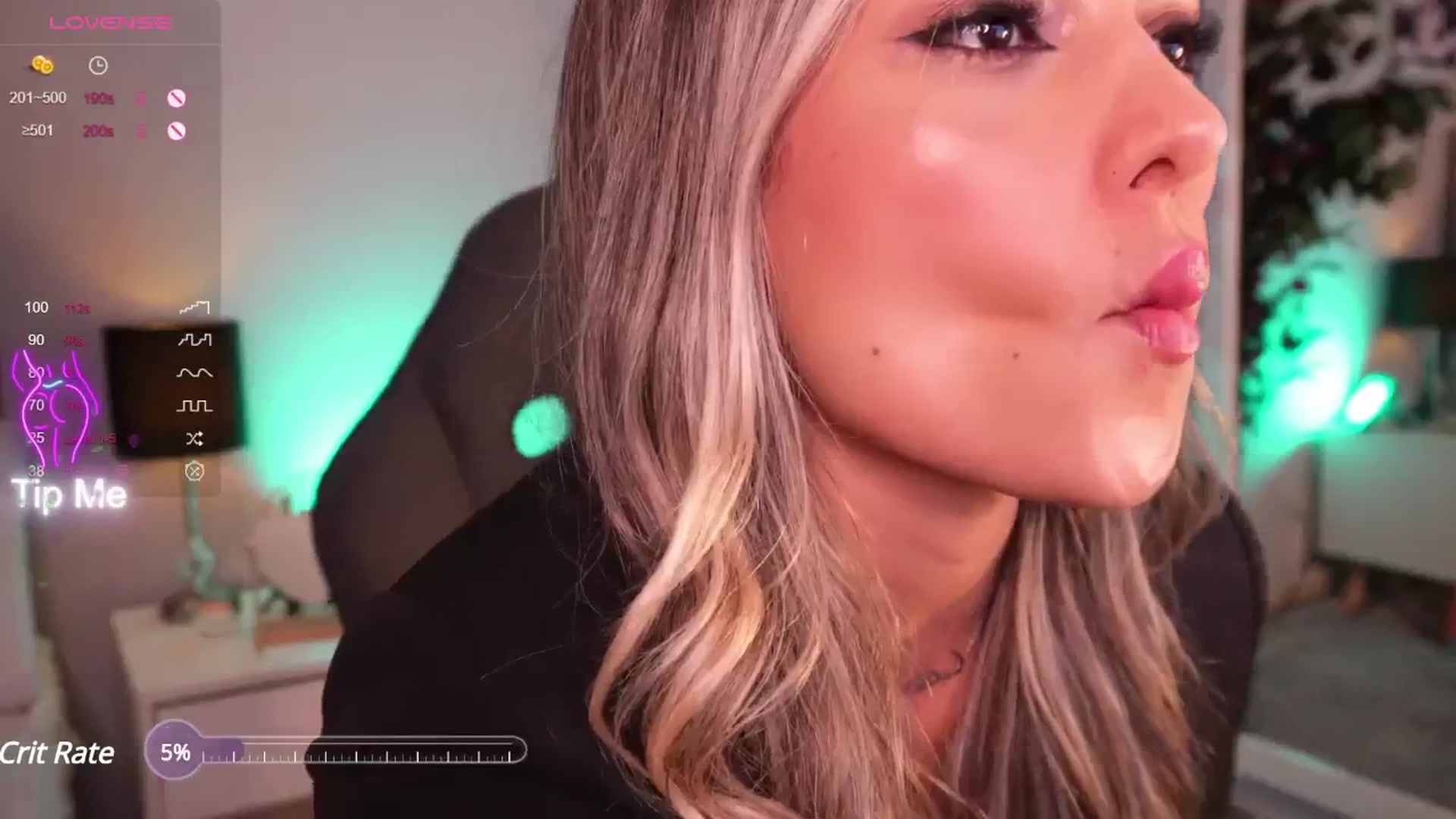 Gallery image thumbnail from emma_colucci's myfreecams stream on, 05/08/2025, 20:23 image 15 of 20
