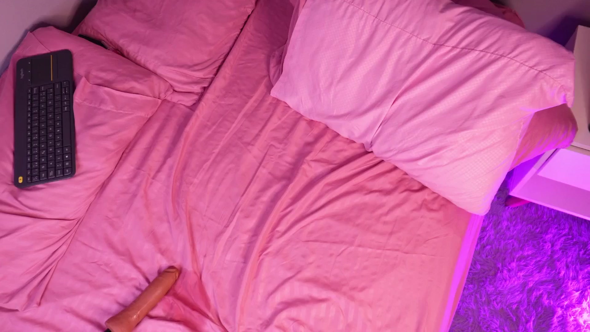 Gallery image thumbnail from emma_colucci's myfreecams stream on, 05/18/2025, 22:03 image 6 of 20