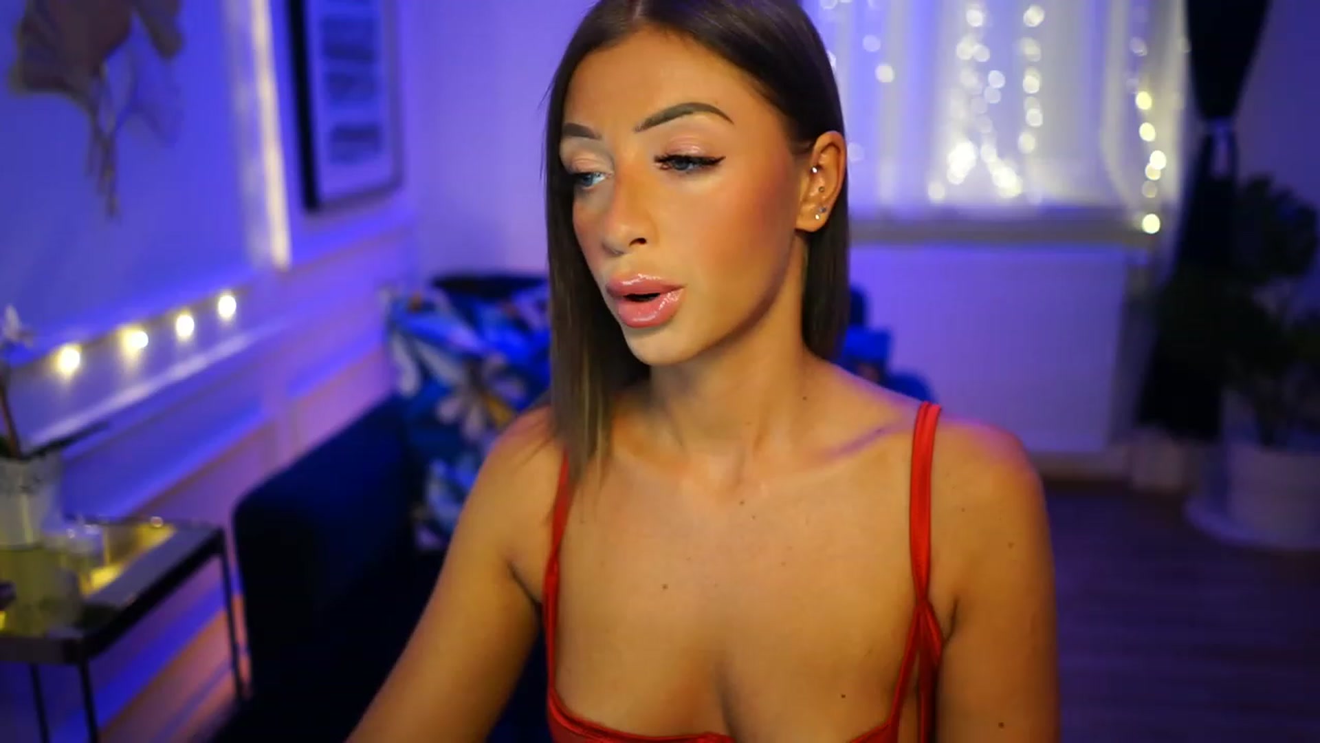 Gallery image thumbnail from emma_ruby's myfreecams stream on, 11/26/2022, 12:03 image 10 of 20