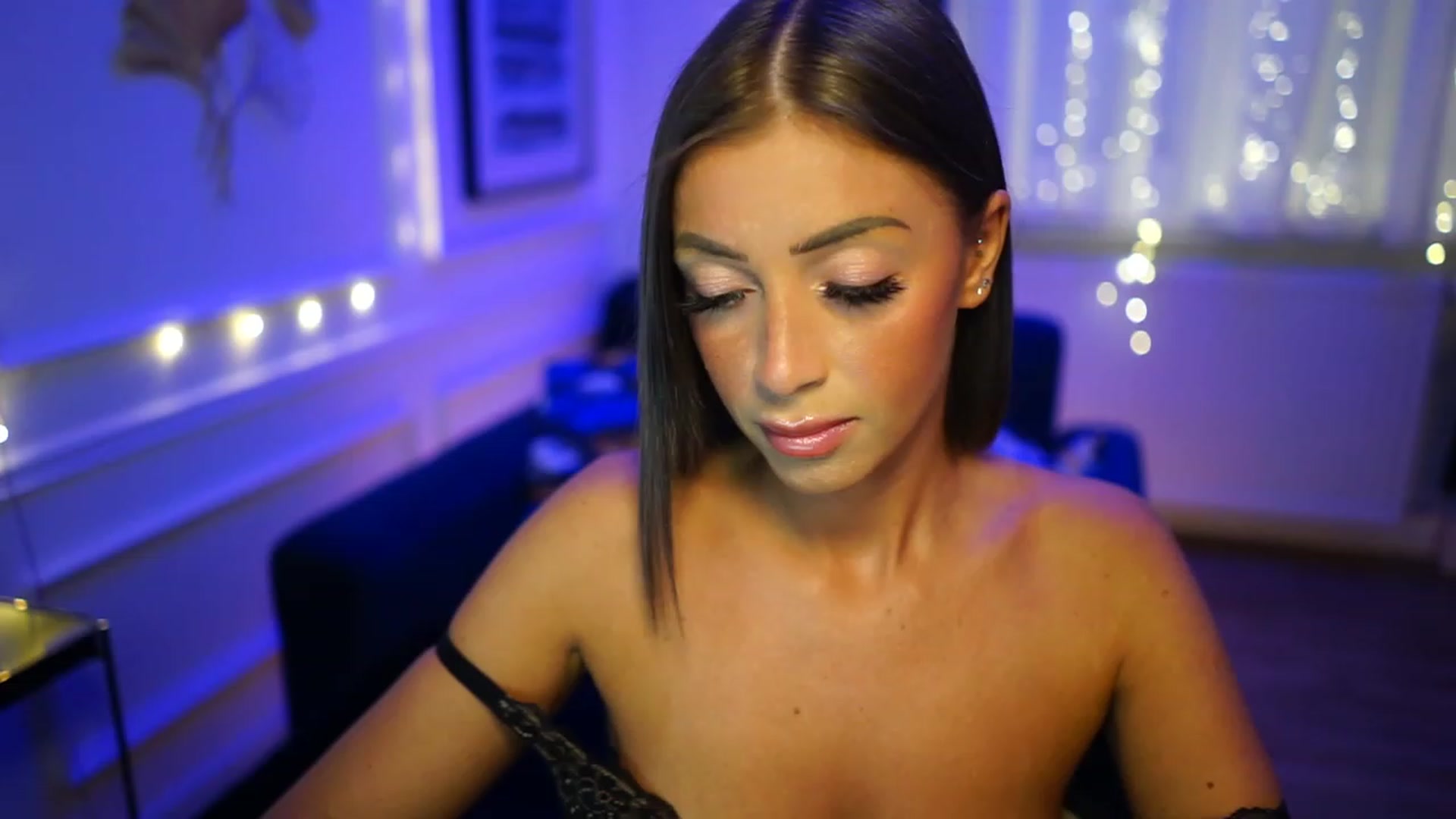 Gallery image thumbnail from emma_ruby's myfreecams stream on, 11/28/2022, 17:15 image 9 of 20