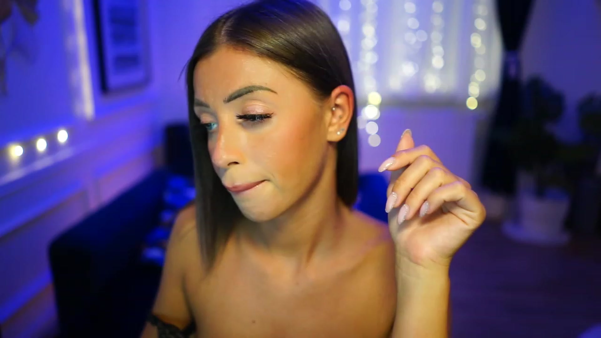 Gallery image thumbnail from emma_ruby's myfreecams stream on, 11/28/2022, 19:39 image 17 of 20