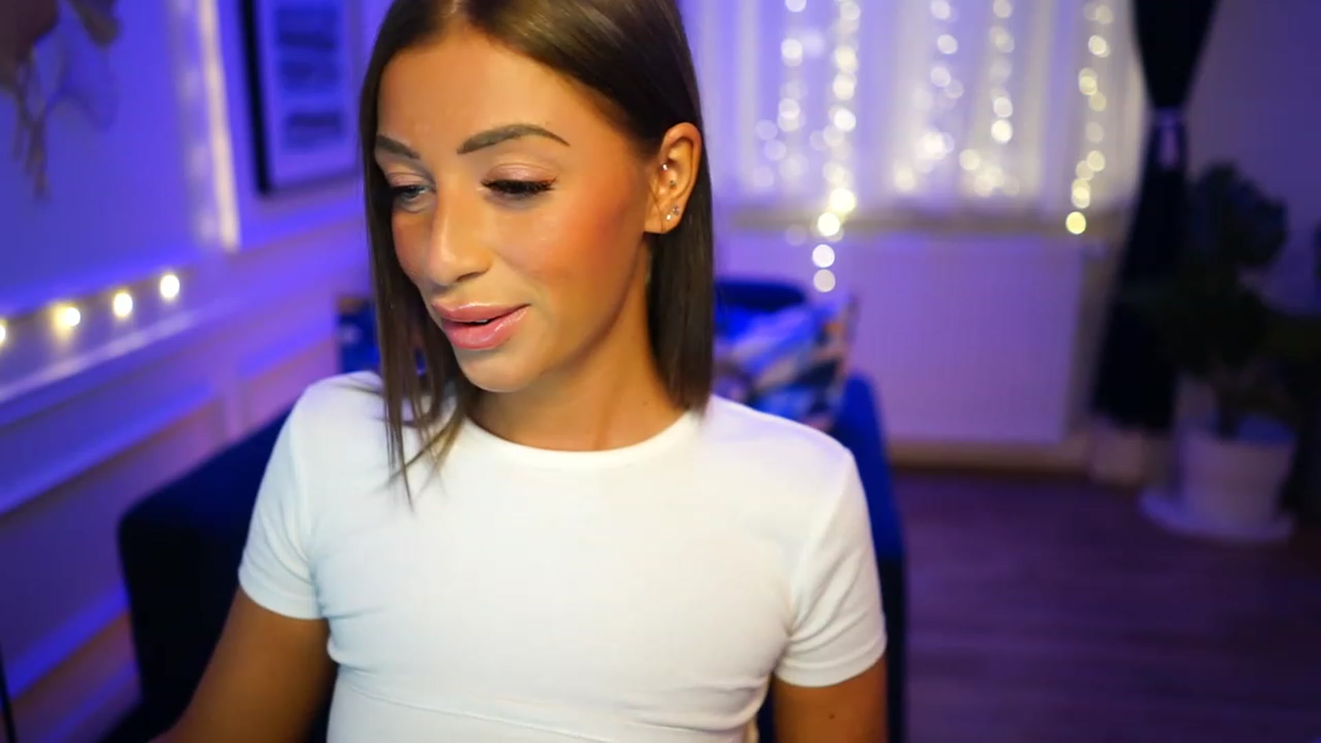 Gallery image thumbnail from emma_ruby's myfreecams stream on, 11/29/2022, 16:31 image 16 of 20