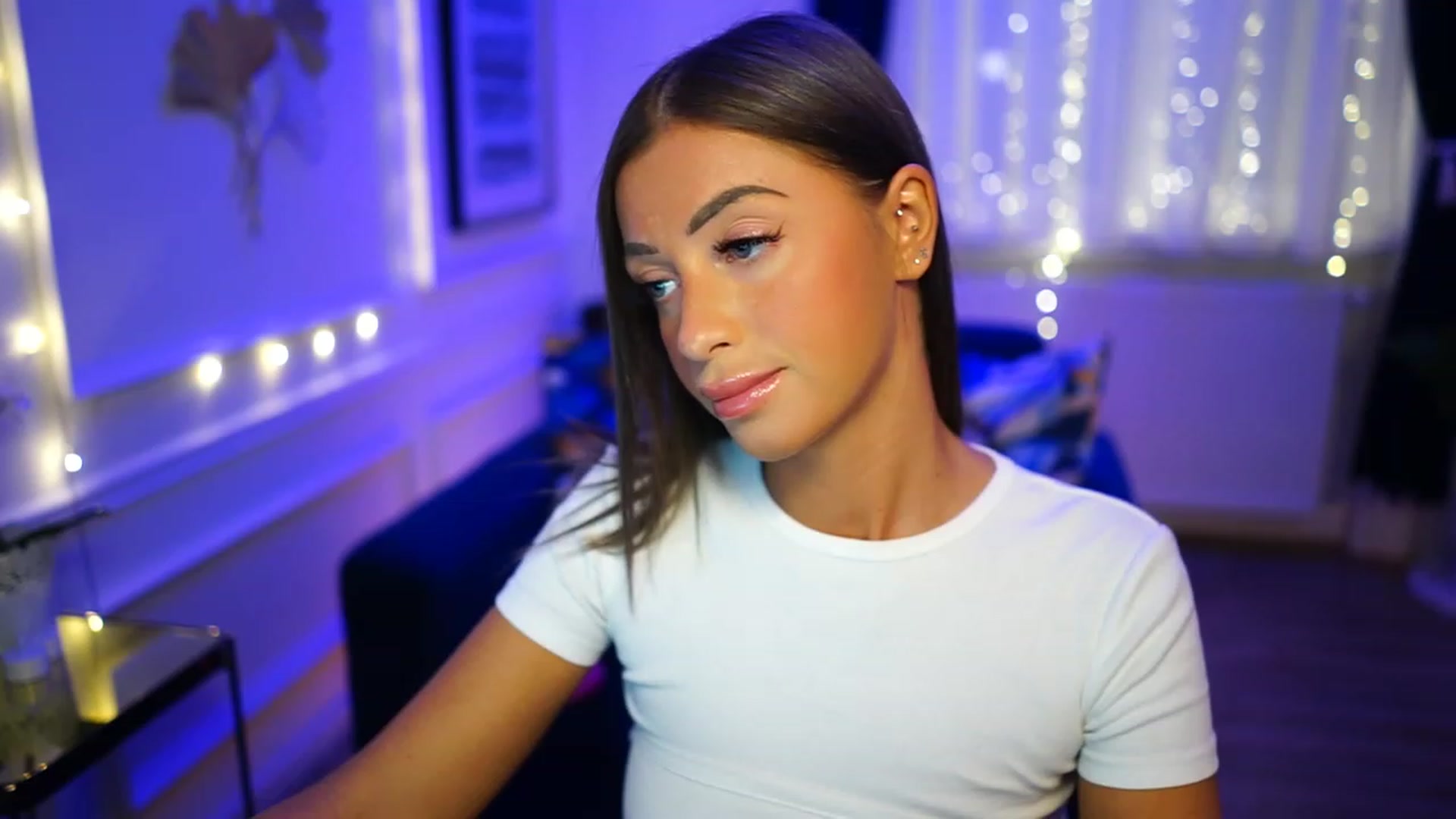 Gallery image thumbnail from emma_ruby's myfreecams stream on, 11/29/2022, 16:31 image 9 of 20