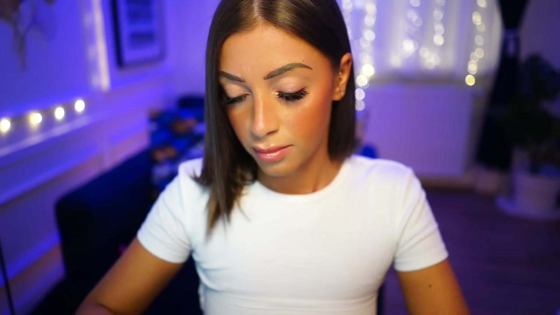 Gallery image thumbnail from emma_ruby's myfreecams stream on, 11/29/2022, 16:31 image 2 of 20