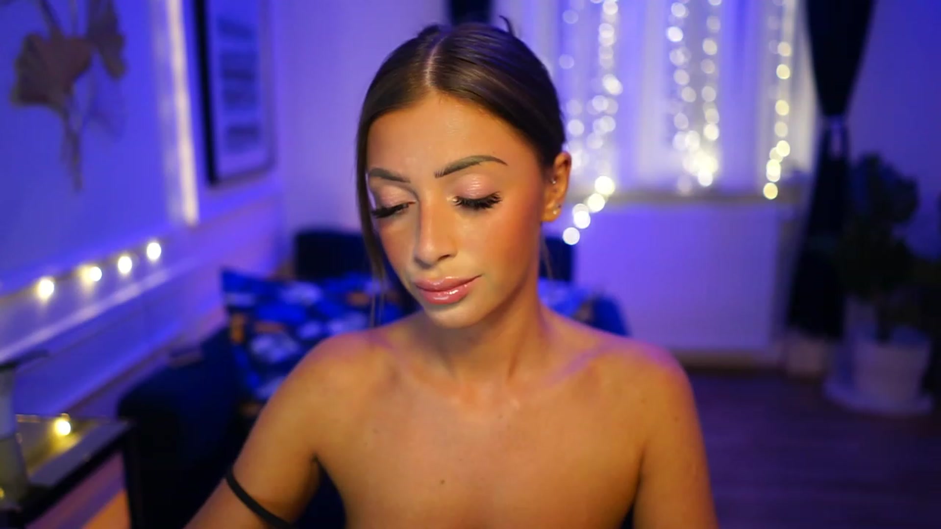 Gallery image thumbnail from emma_ruby's myfreecams stream on, 12/03/2022, 18:30 image 13 of 20