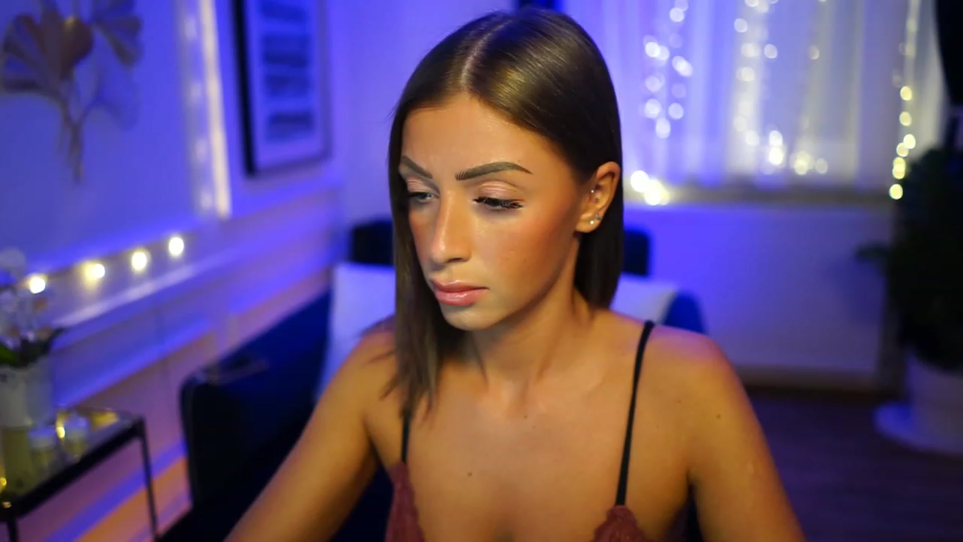 Gallery image thumbnail from emma_ruby's myfreecams stream on, 12/06/2022, 16:44 image 20 of 20