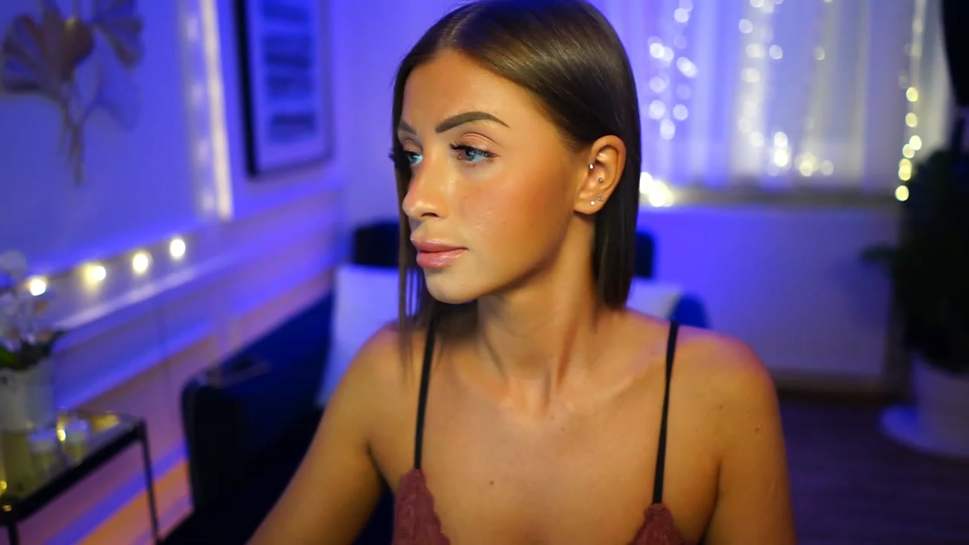Gallery image thumbnail from emma_ruby's myfreecams stream on, 12/06/2022, 16:44 image 16 of 20