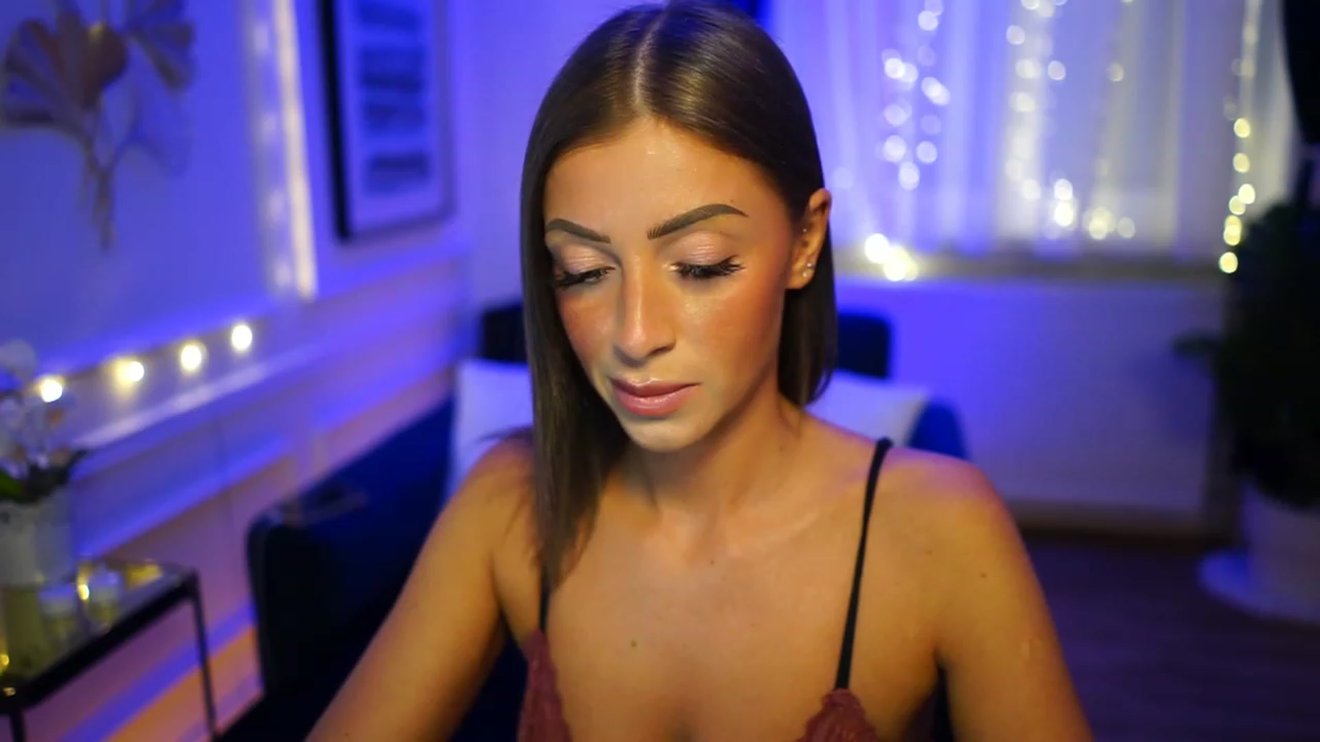 Gallery image thumbnail from emma_ruby's myfreecams stream on, 12/06/2022, 16:44 image 18 of 20