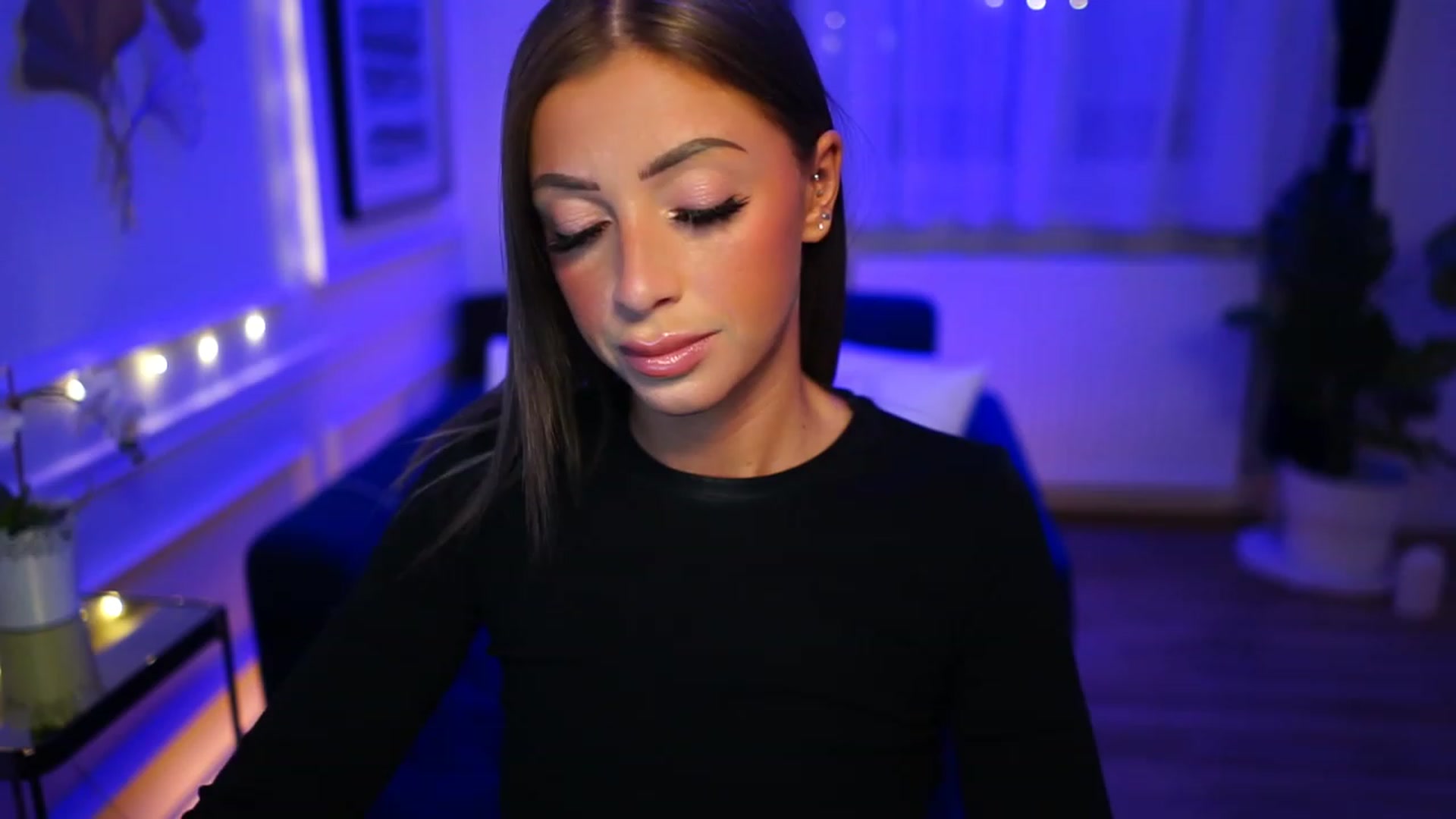 Gallery image thumbnail from emma_ruby's myfreecams stream on, 12/10/2022, 19:18 image 1 of 20